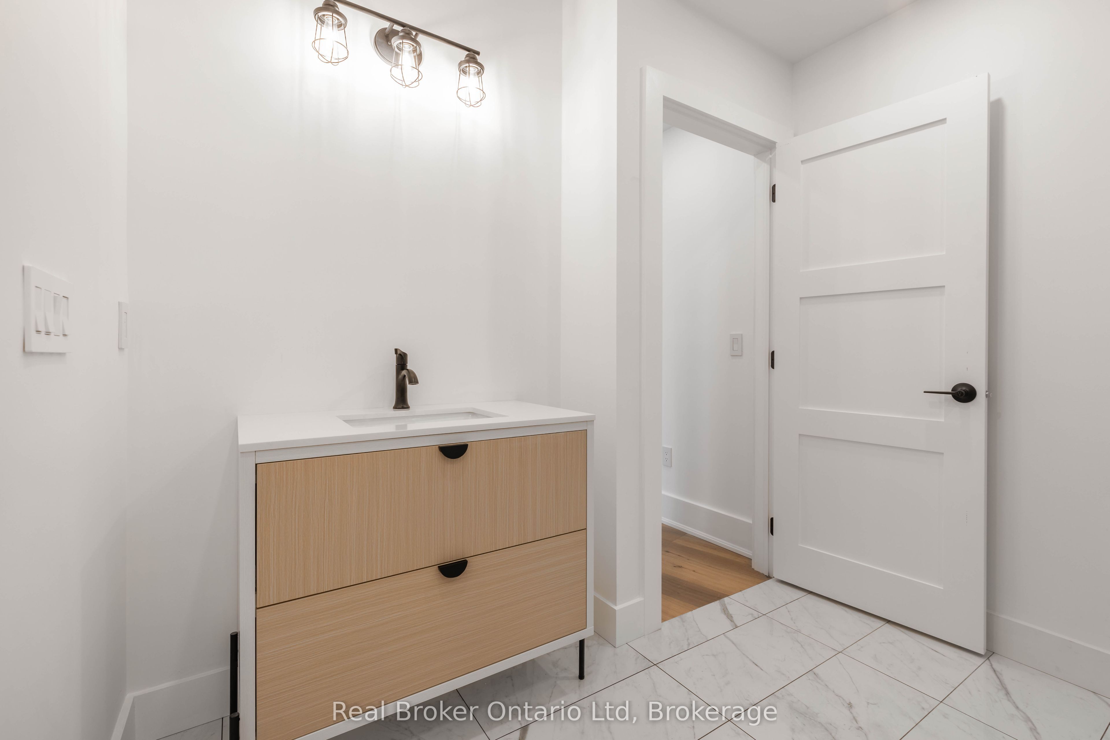 80 9th Street E 701 Property Photo 8