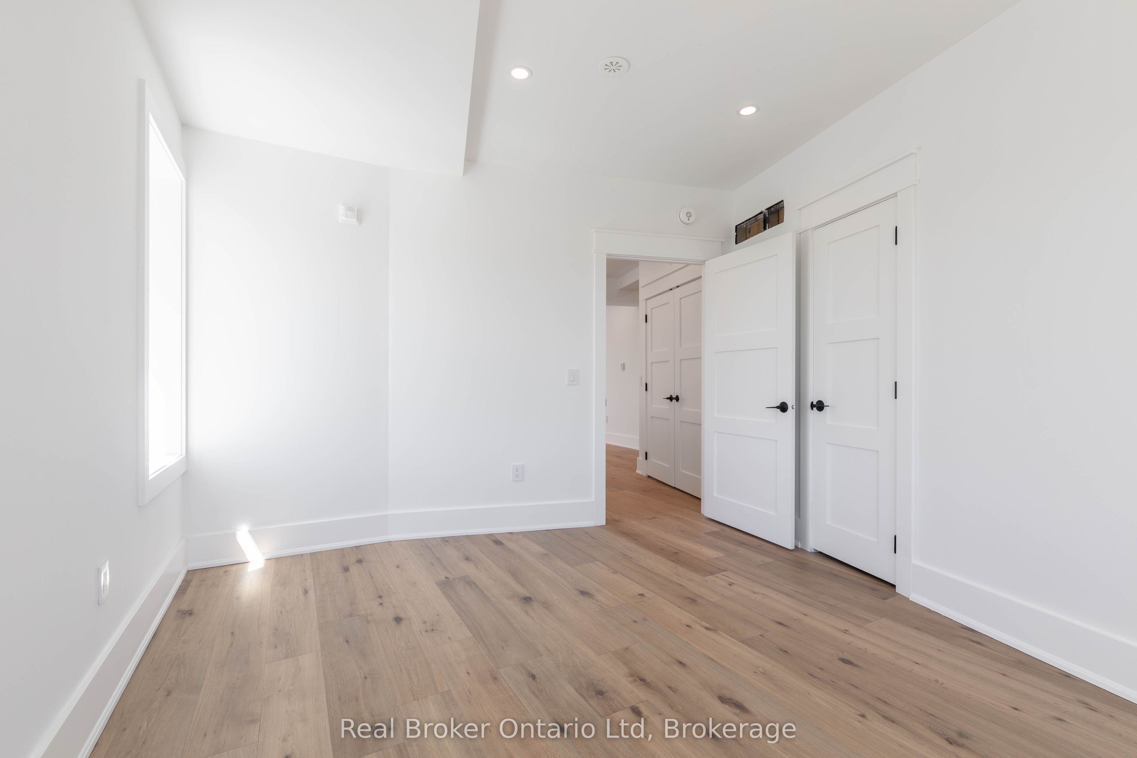 80 9th Street E 701 Property Photo 24