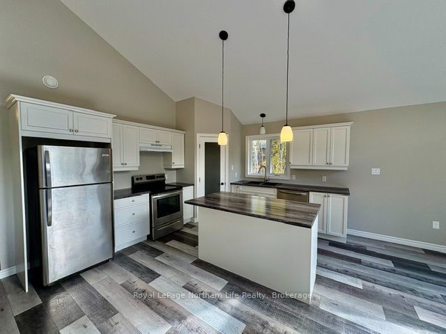 522 Hart Road Property Photo 6