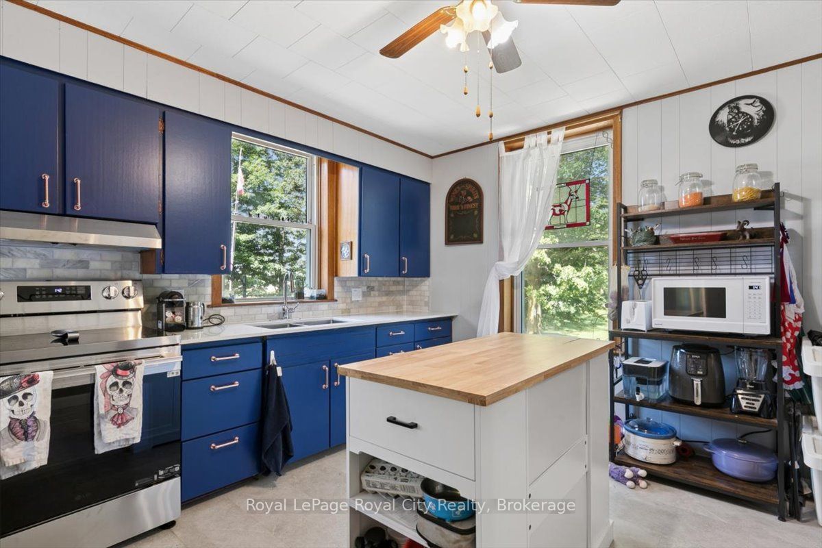 5453 9 Highway Property Photo 8