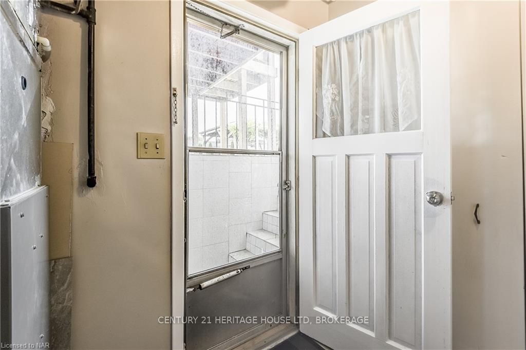 10 Madison Street Property Photo 27