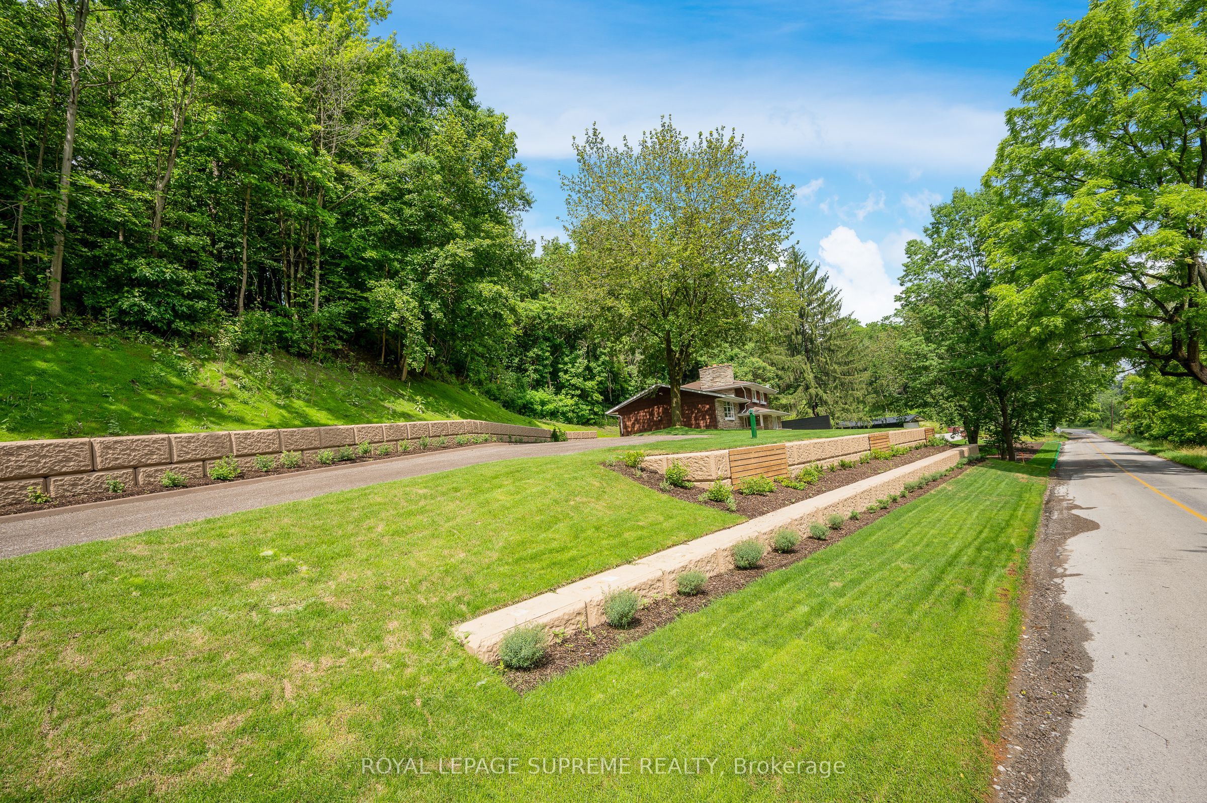 2035 Hollow Road Property Photo 3