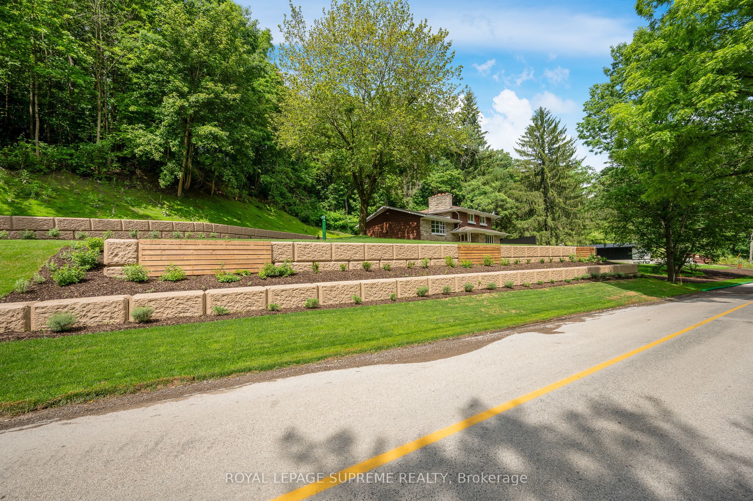 2035 Hollow Road Property Photo 4
