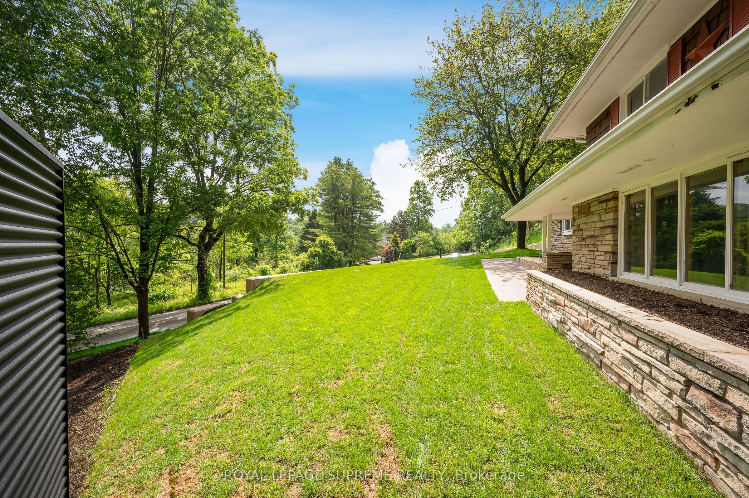 2035 Hollow Road Property Photo 8