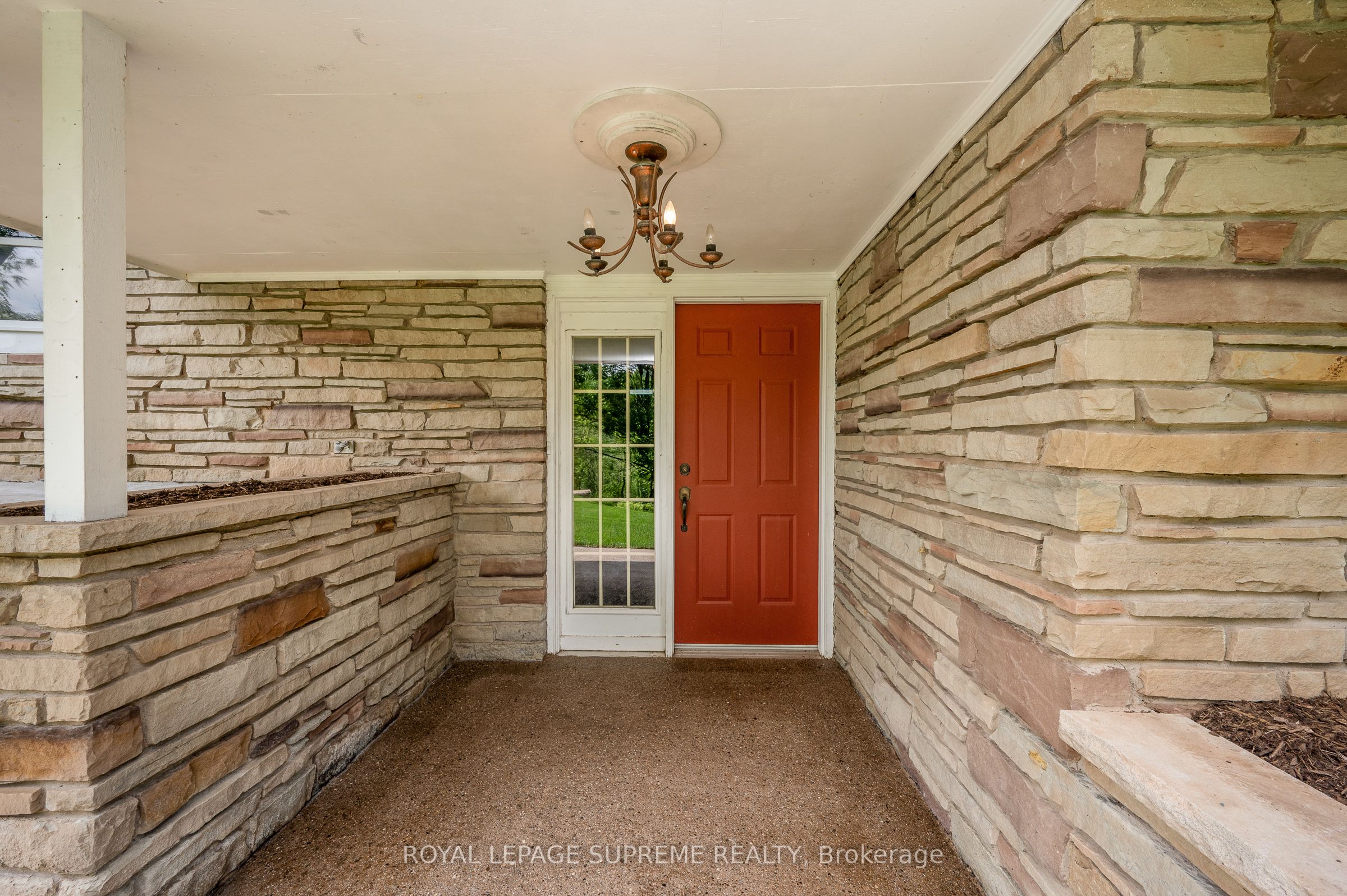 2035 Hollow Road Property Photo 9