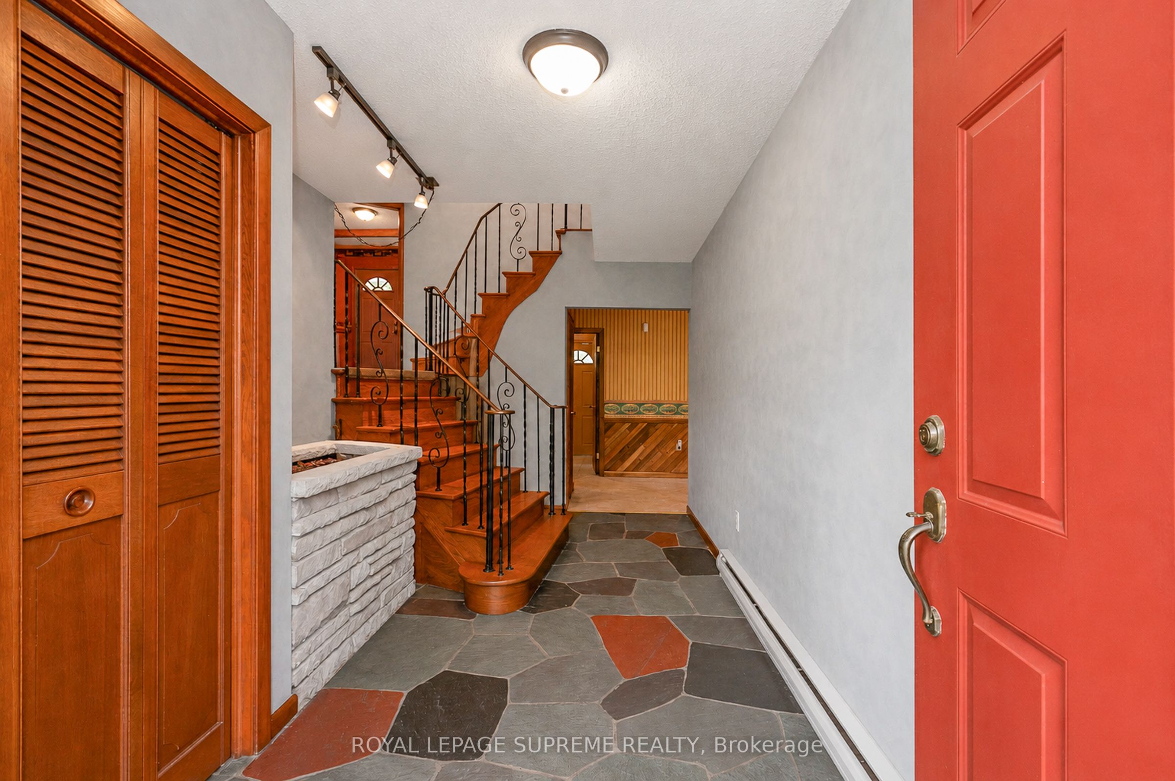 2035 Hollow Road Property Photo 10