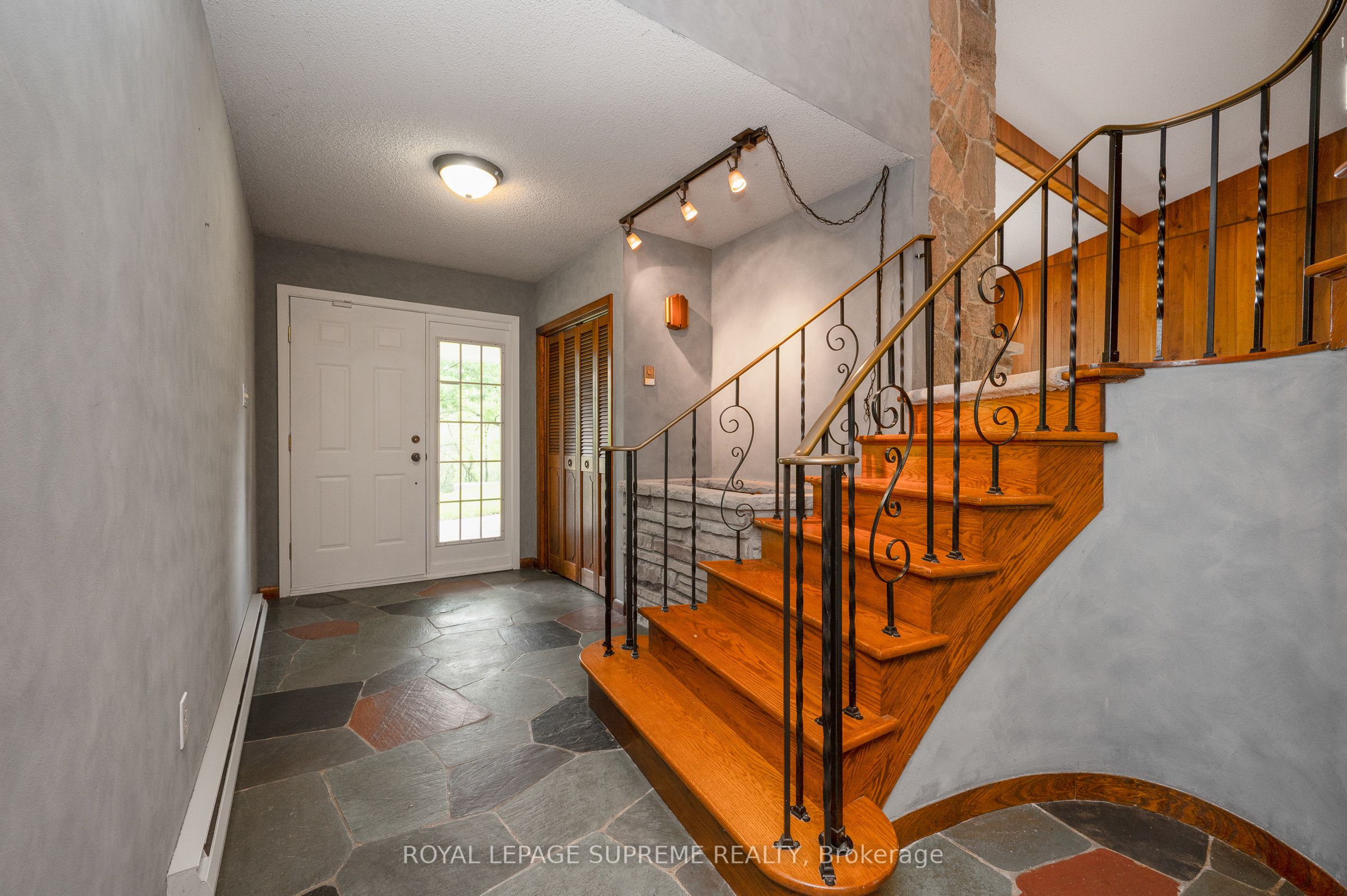 2035 Hollow Road Property Photo 11
