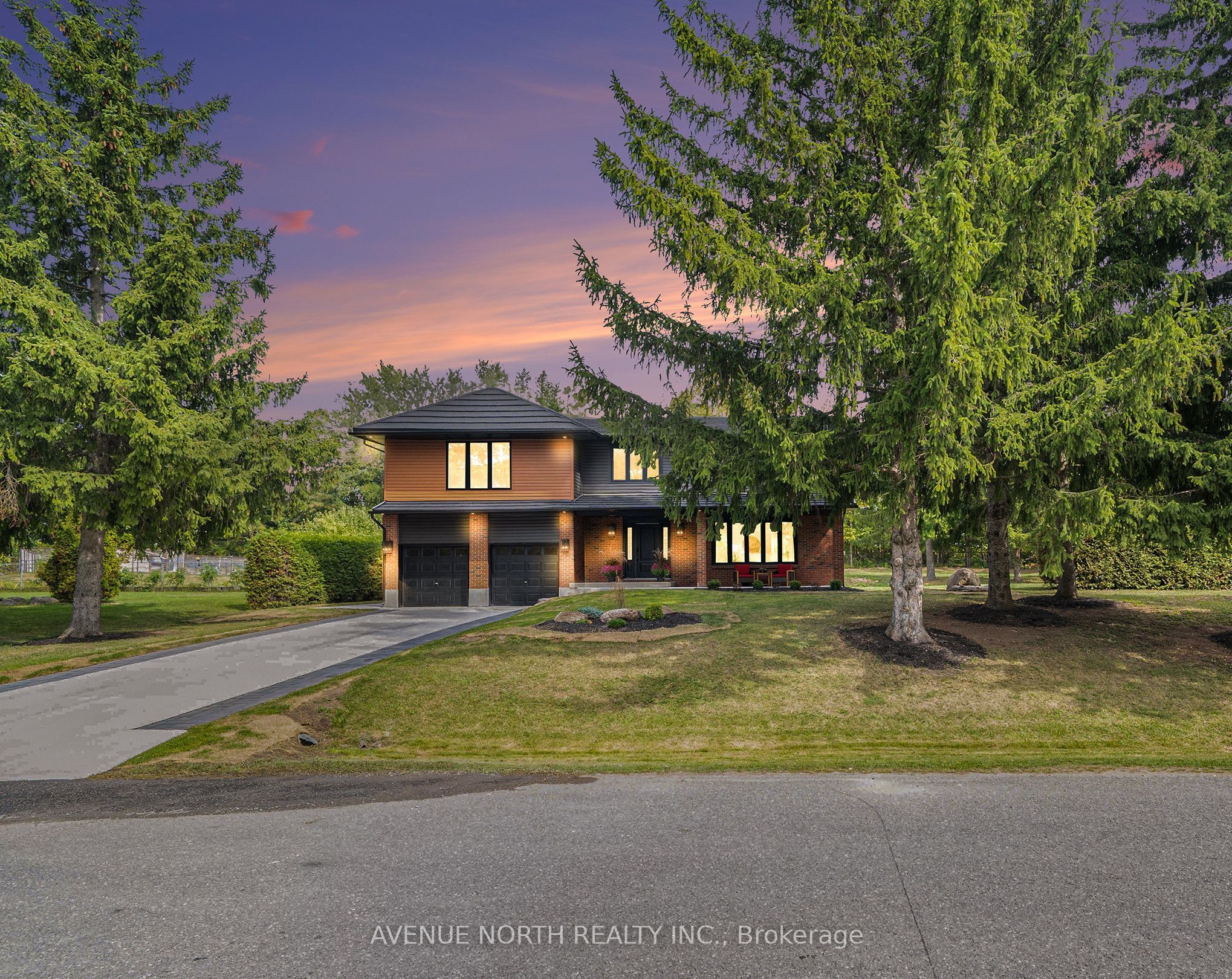 19 Newland Drive E Property Photo 1