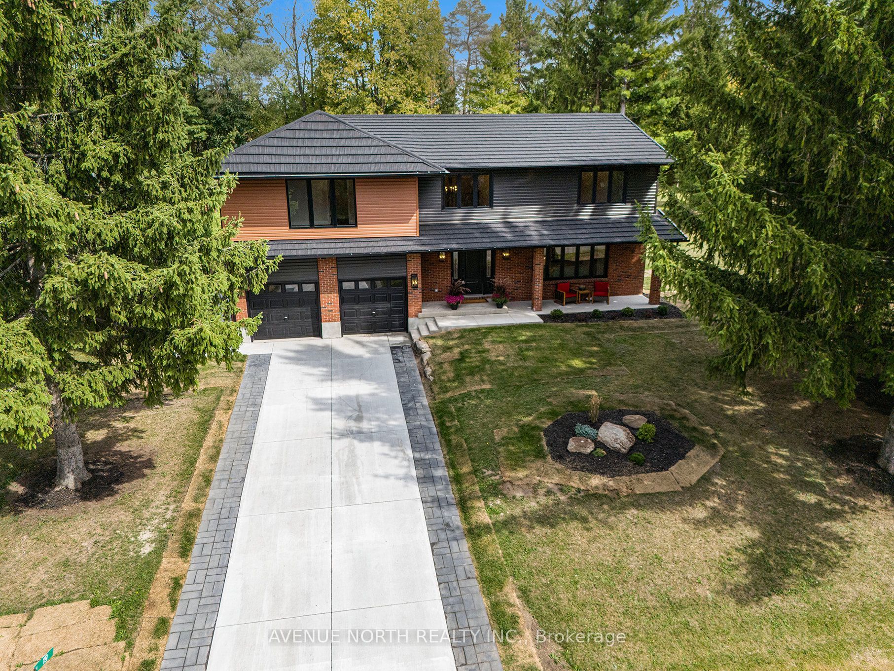 19 Newland Drive E Property Photo 6