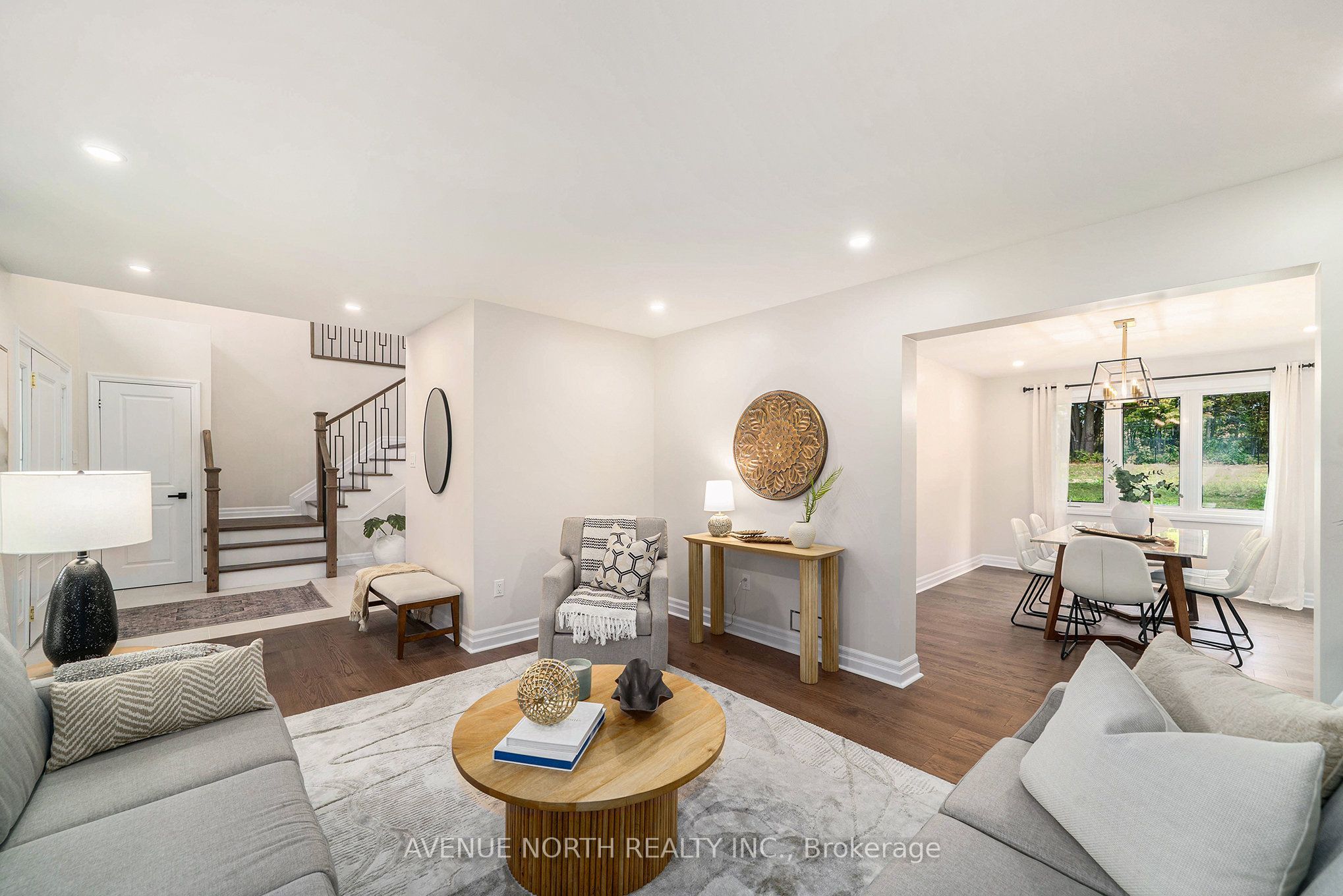 19 Newland Drive E Property Photo 18