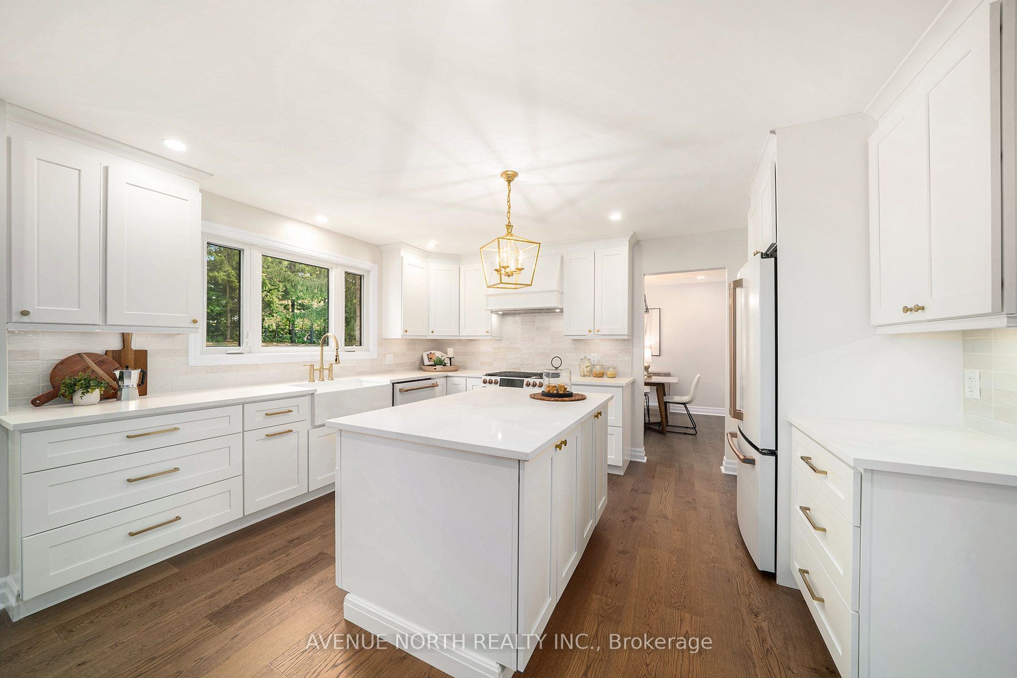 19 Newland Drive E Property Photo 19