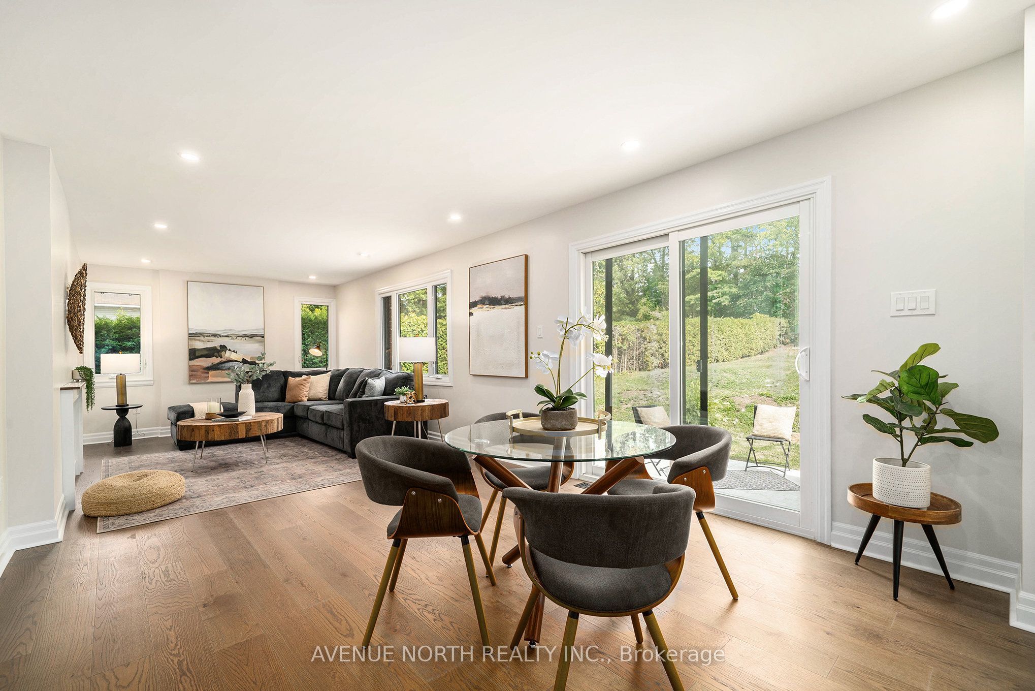 19 Newland Drive E Property Photo 20