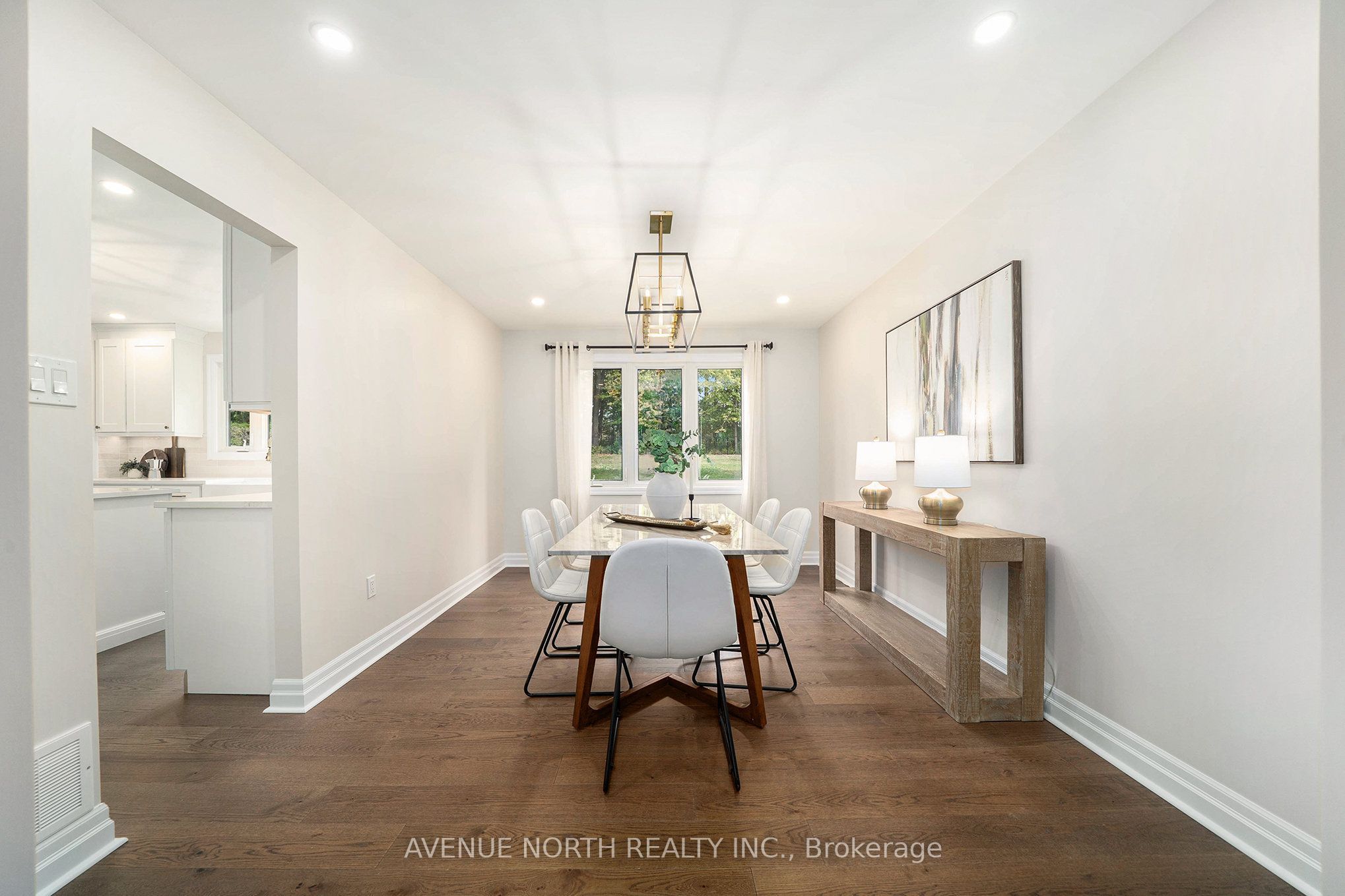 19 Newland Drive E Property Photo 21