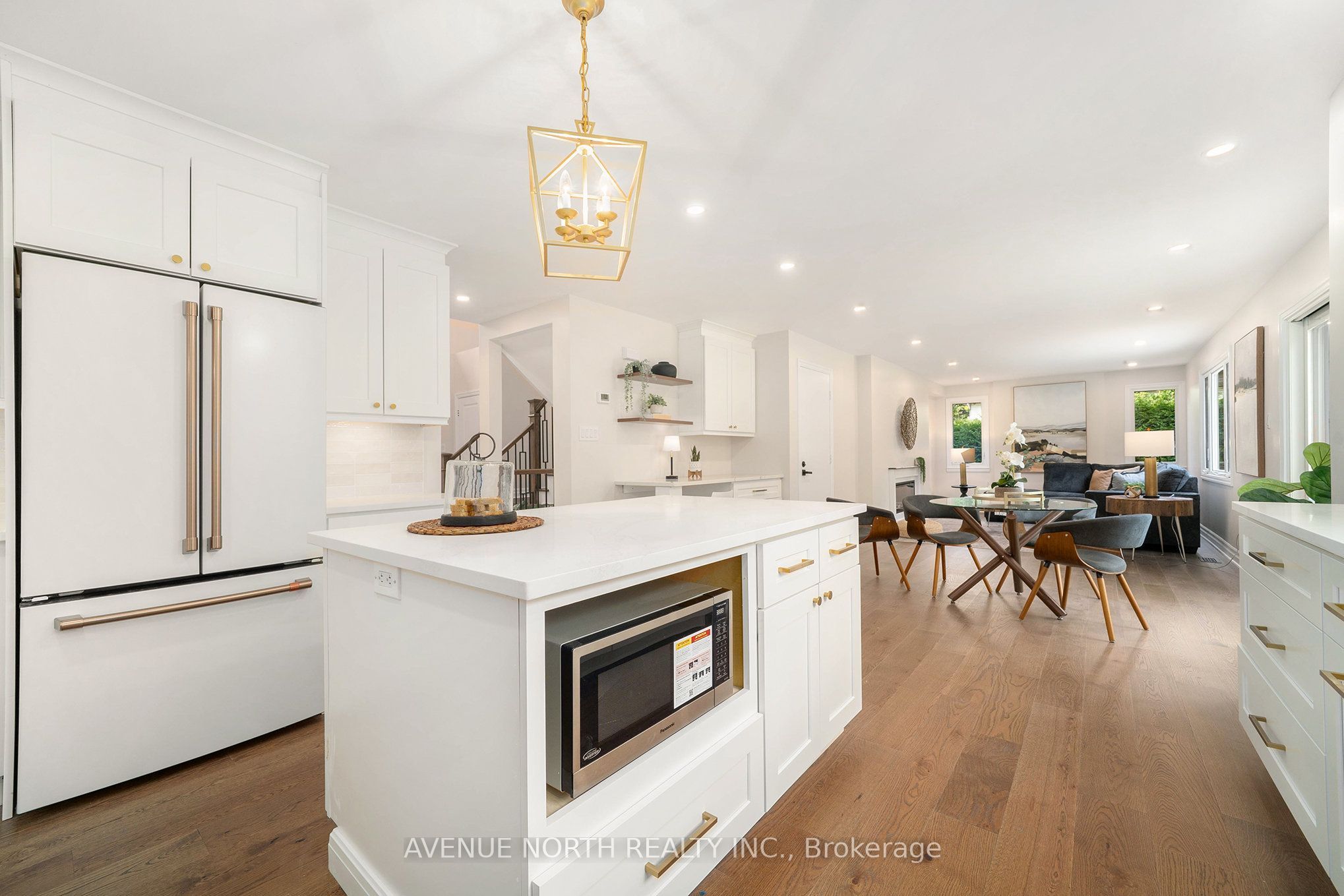 19 Newland Drive E Property Photo 22