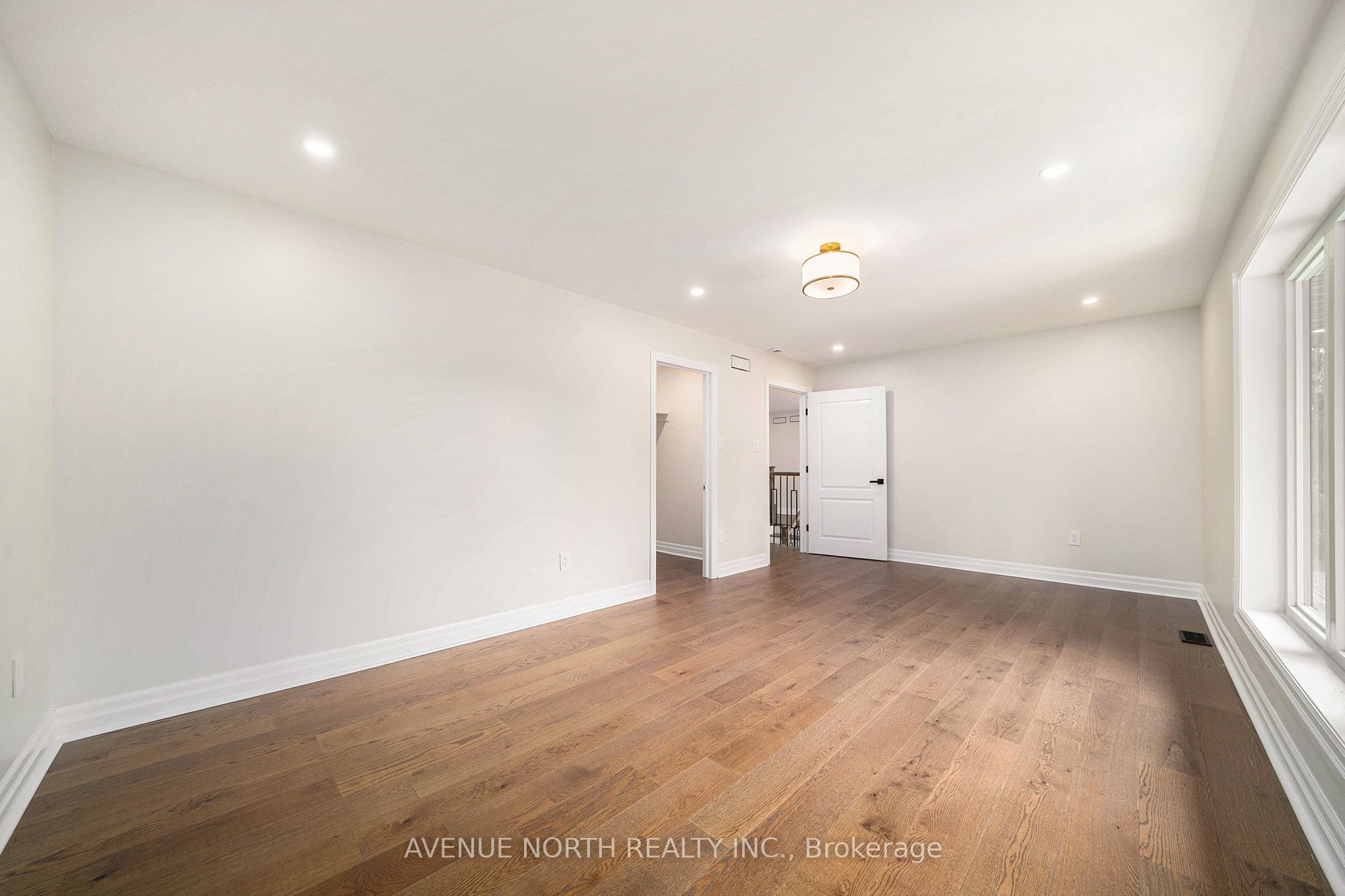 19 Newland Drive E Property Photo 23