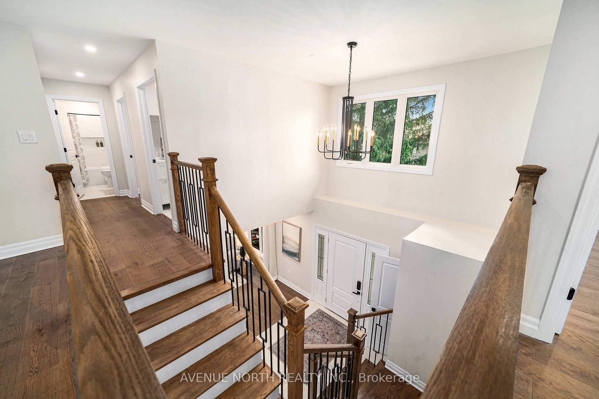 19 Newland Drive E Property Photo 28