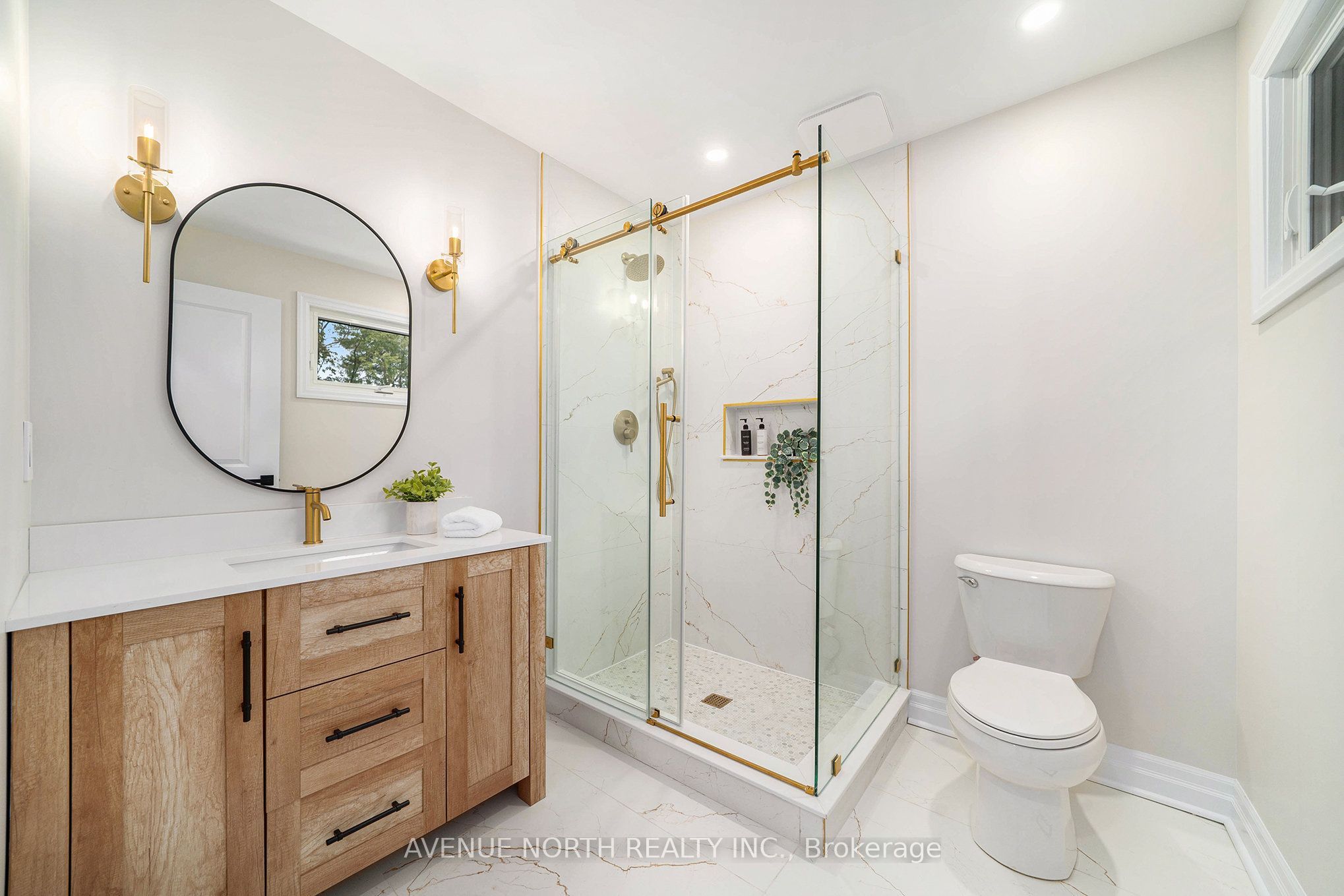 19 Newland Drive E Property Photo 32