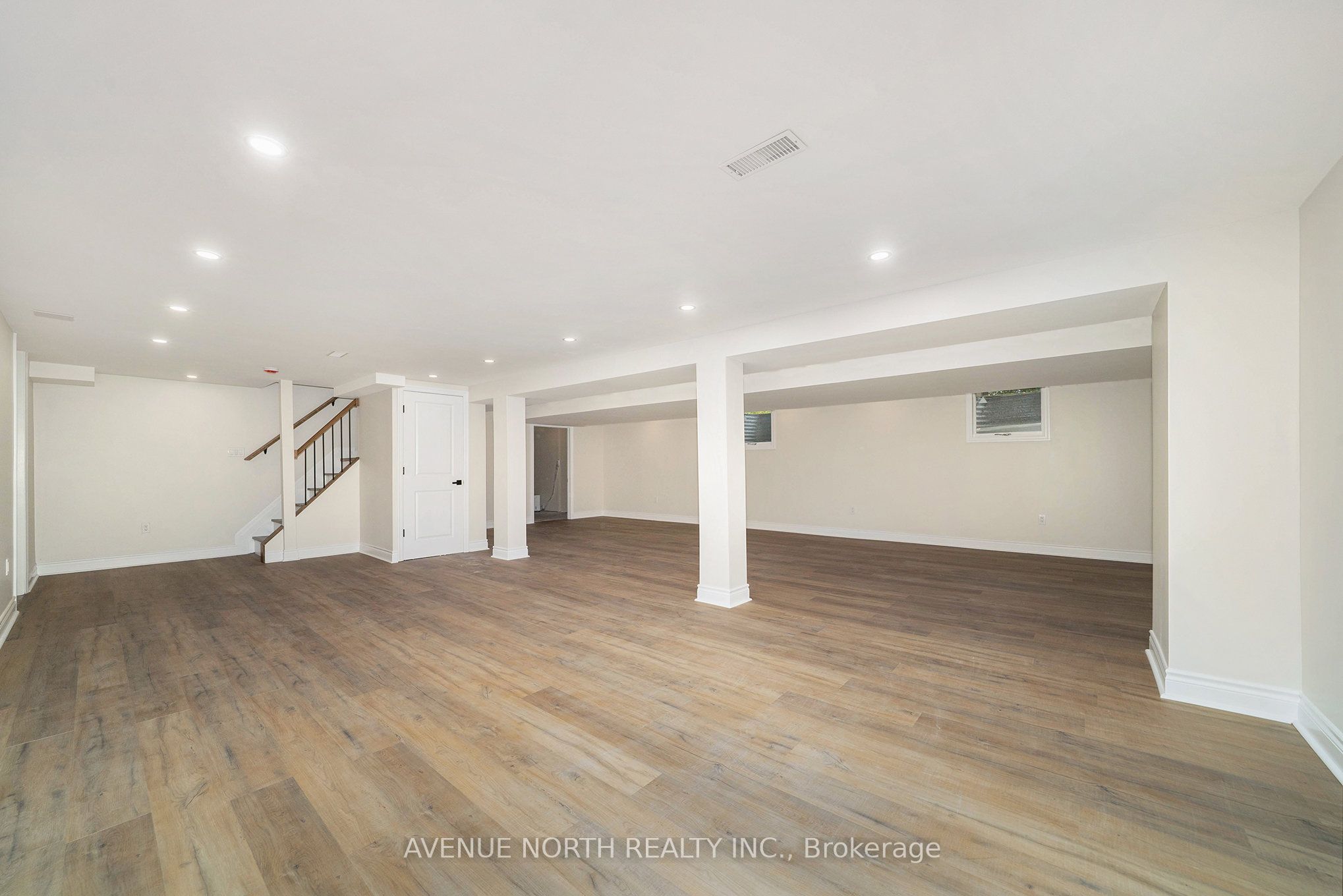 19 Newland Drive E Property Photo 35