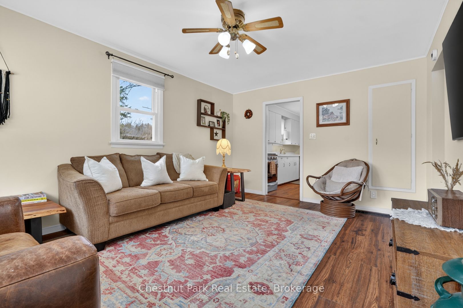 213 Yonge Street Property Photo 7