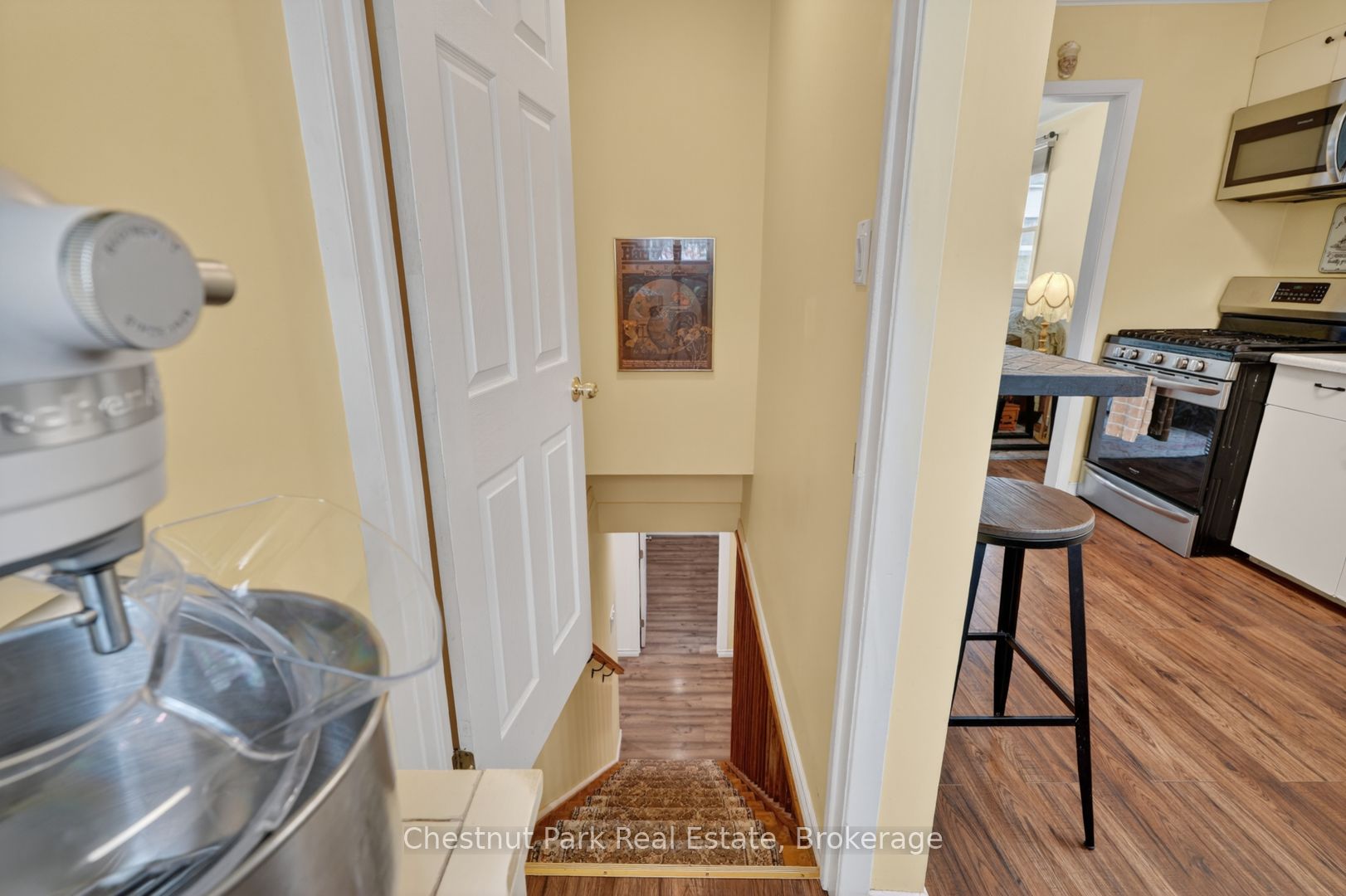 213 Yonge Street Property Photo 16
