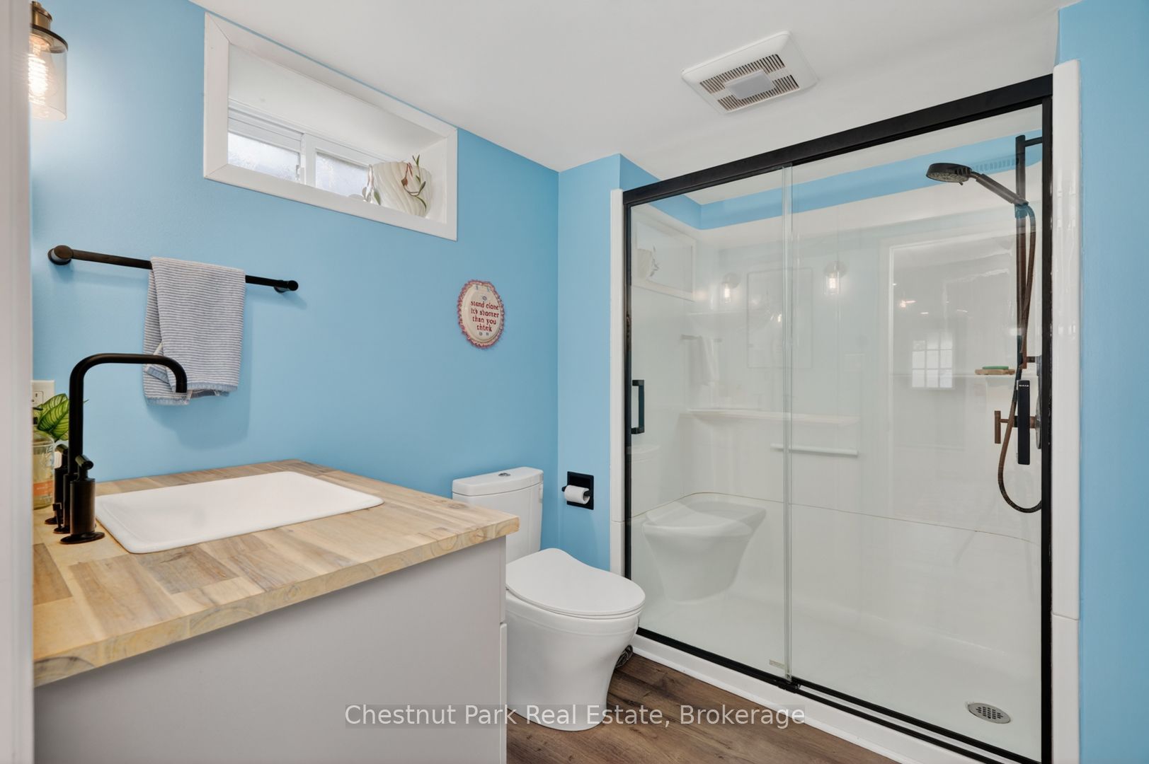 213 Yonge Street Property Photo 26