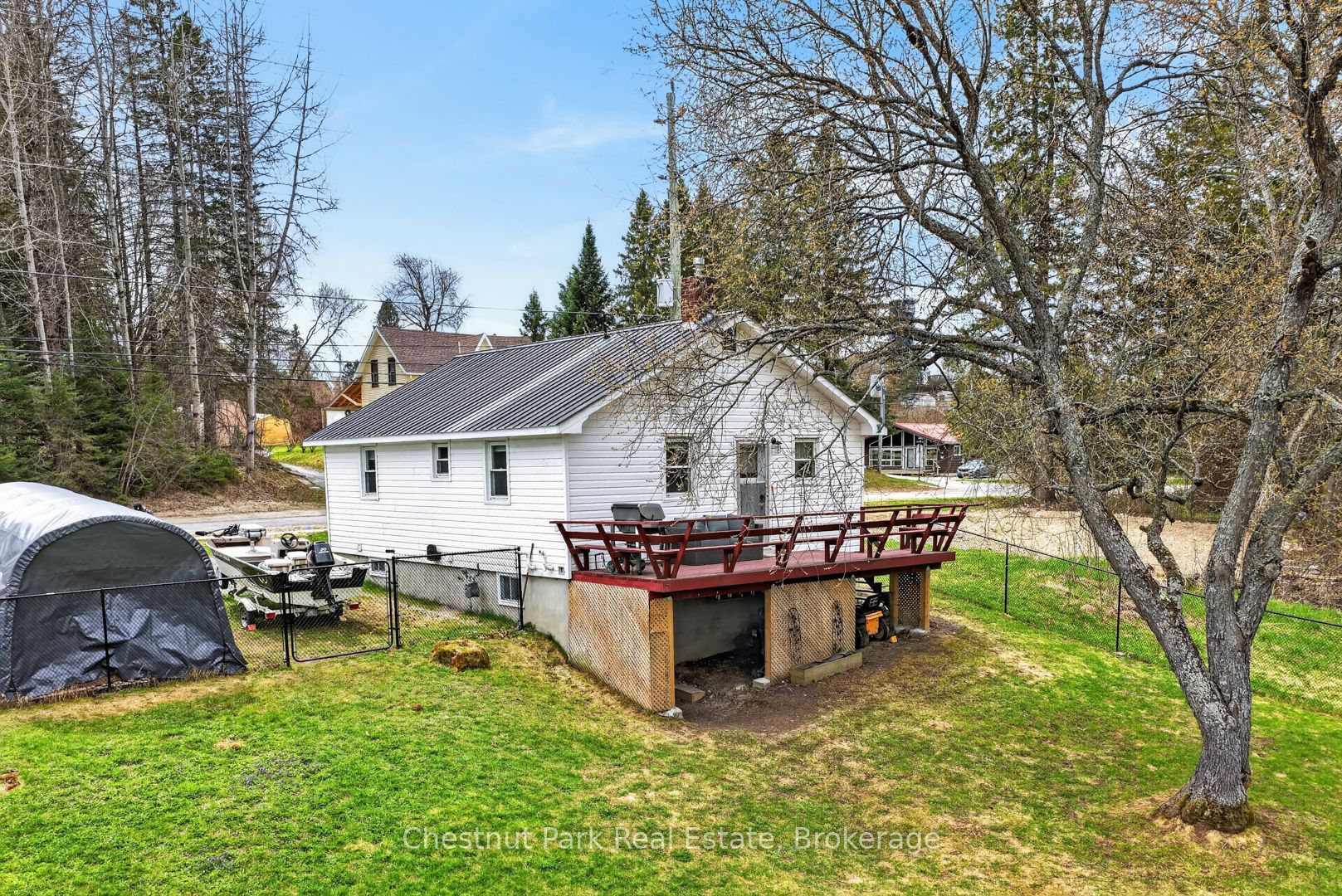 213 Yonge Street Property Photo 29