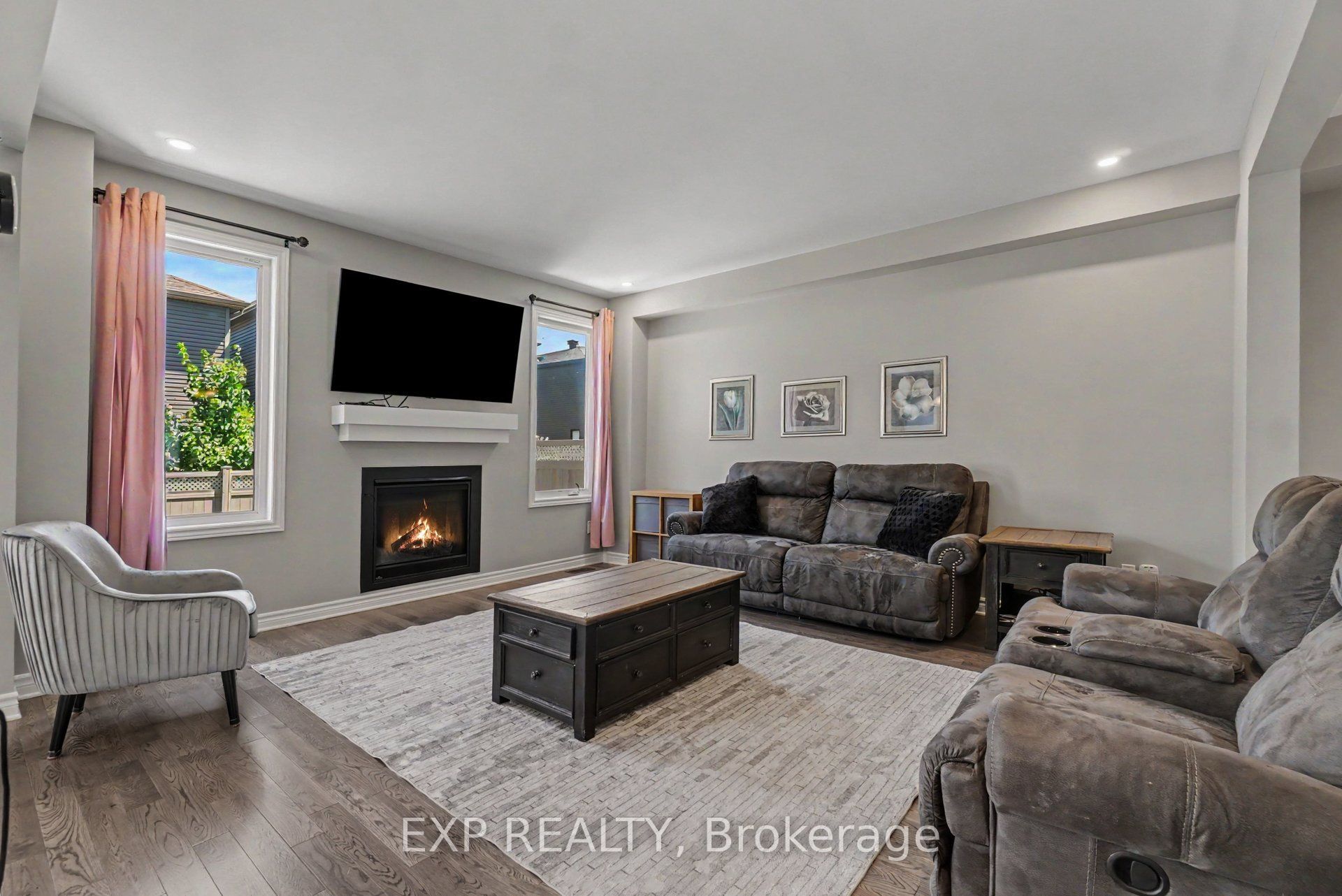 719 Cashmere Terrace Property Photo 6