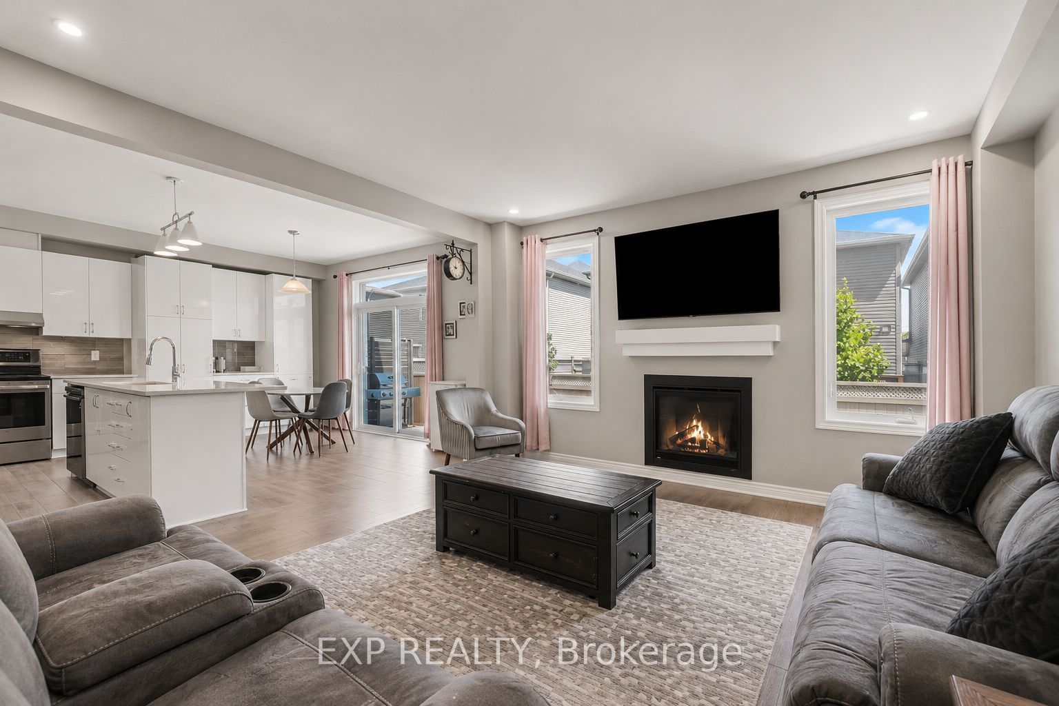 719 Cashmere Terrace Property Photo 7