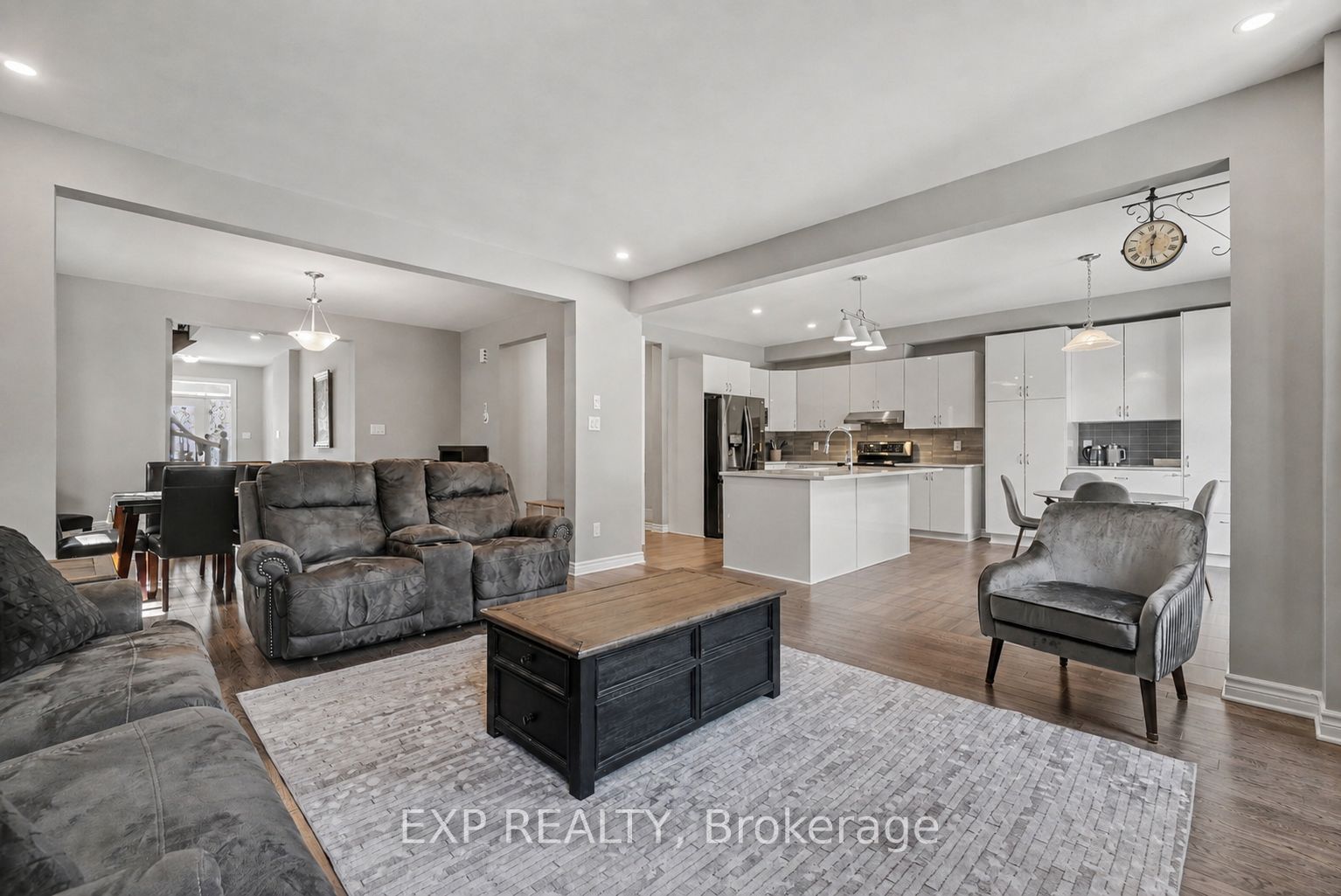 719 Cashmere Terrace Property Photo 8