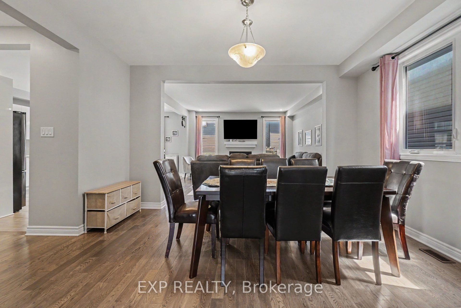719 Cashmere Terrace Property Photo 10