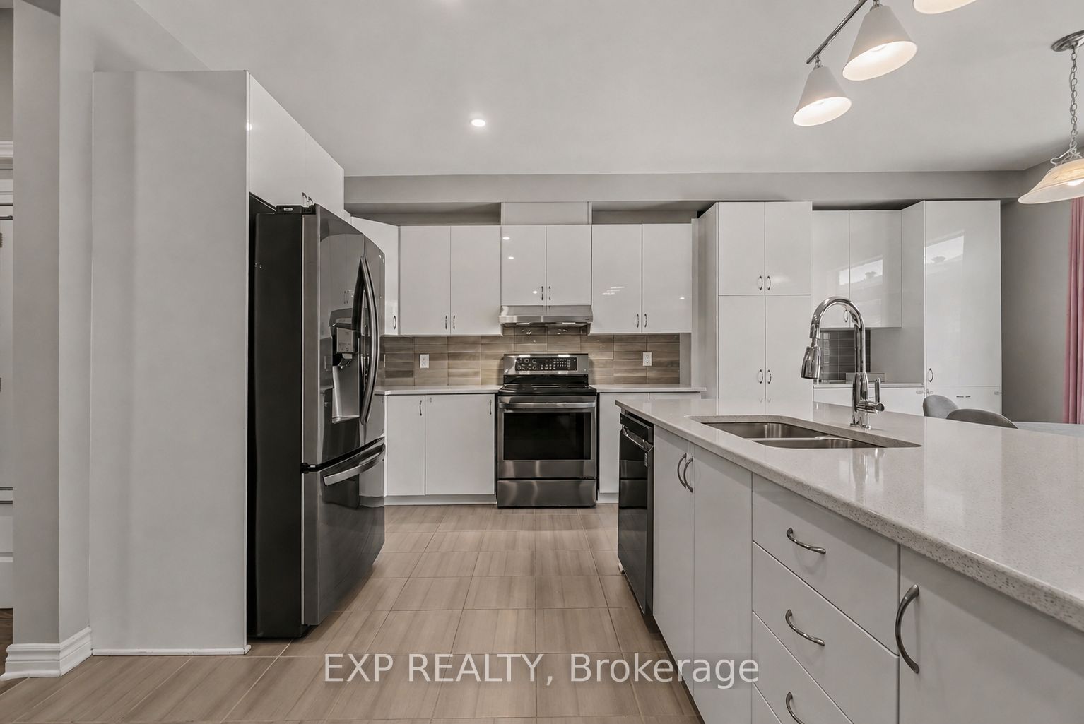 719 Cashmere Terrace Property Photo 11
