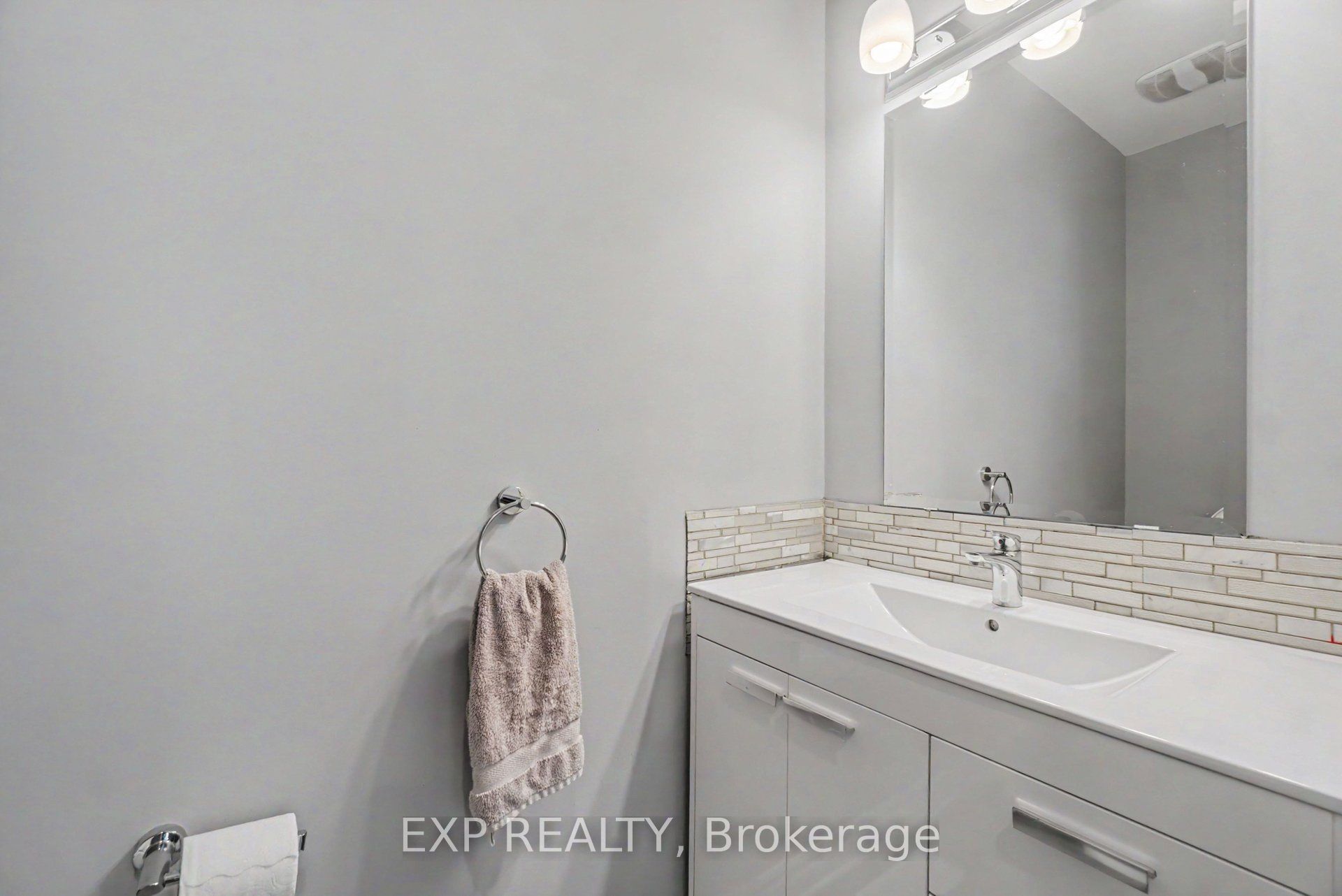 719 Cashmere Terrace Property Photo 18
