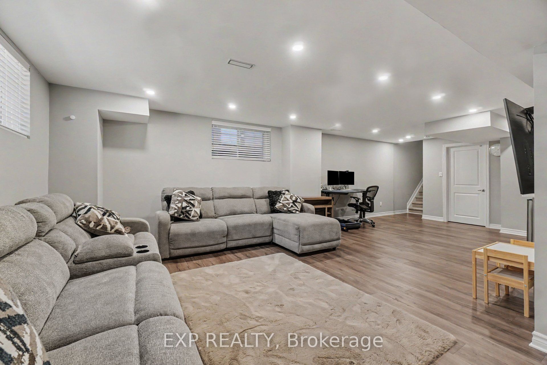 719 Cashmere Terrace Property Photo 34