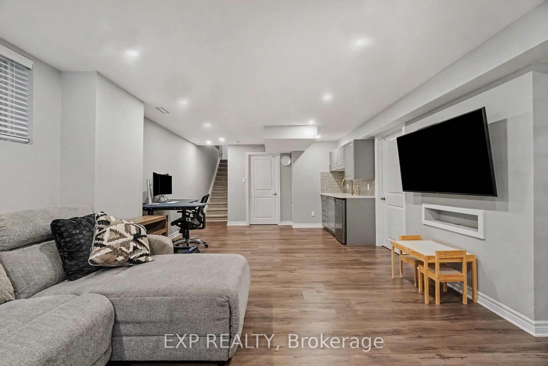 719 Cashmere Terrace Property Photo 35