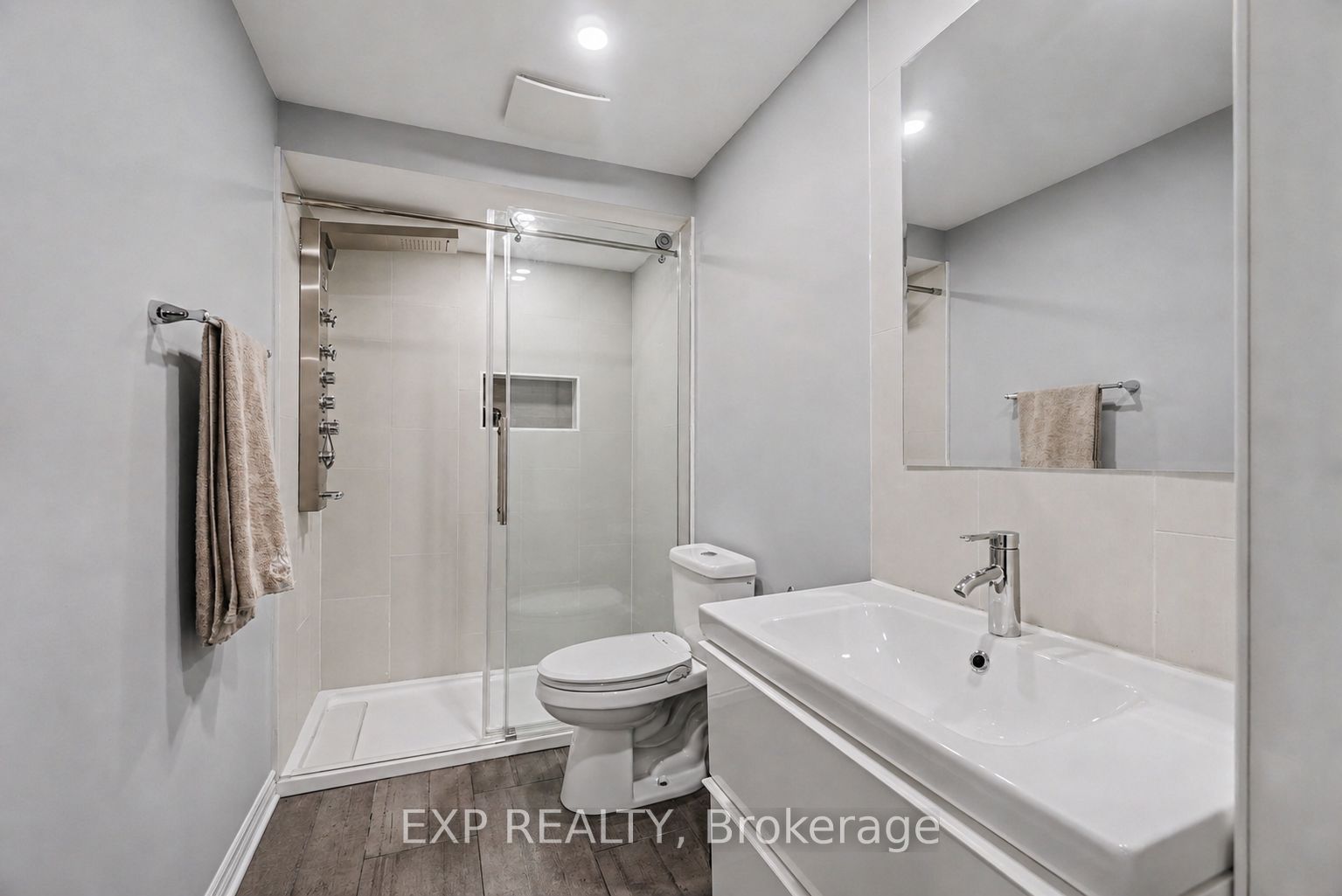 719 Cashmere Terrace Property Photo 37