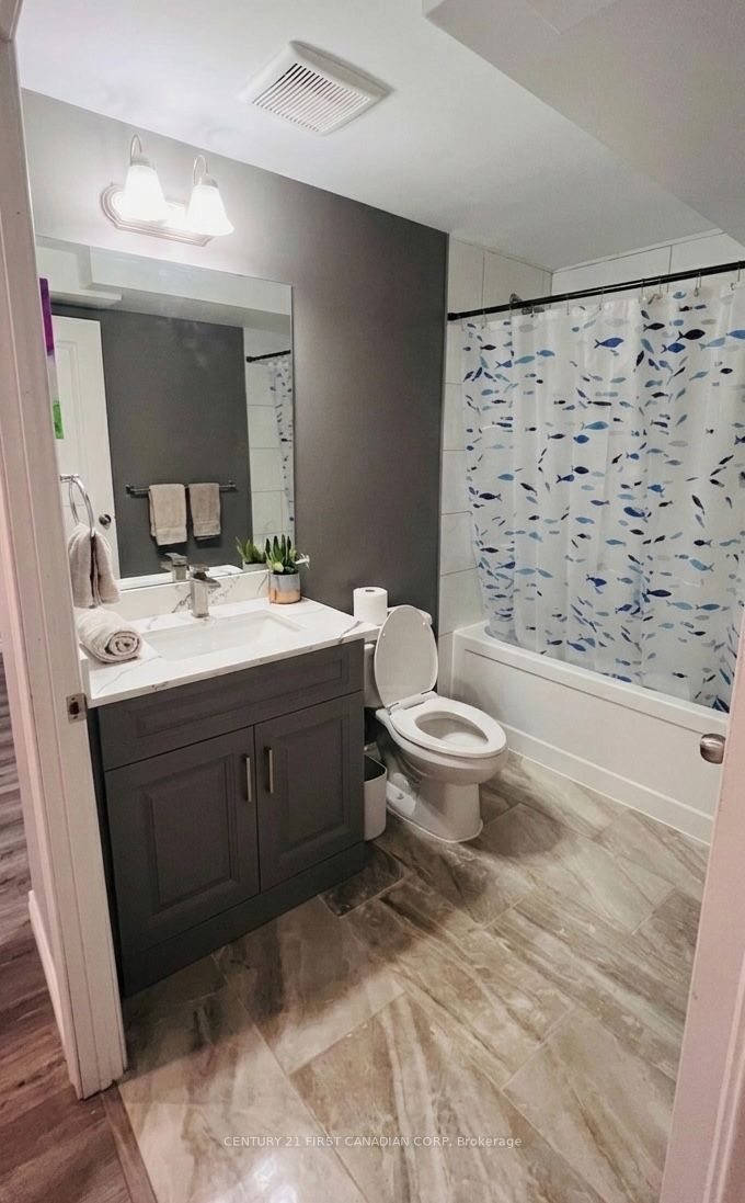 1875 Reilly Walk Lower Unit Property Photo 4