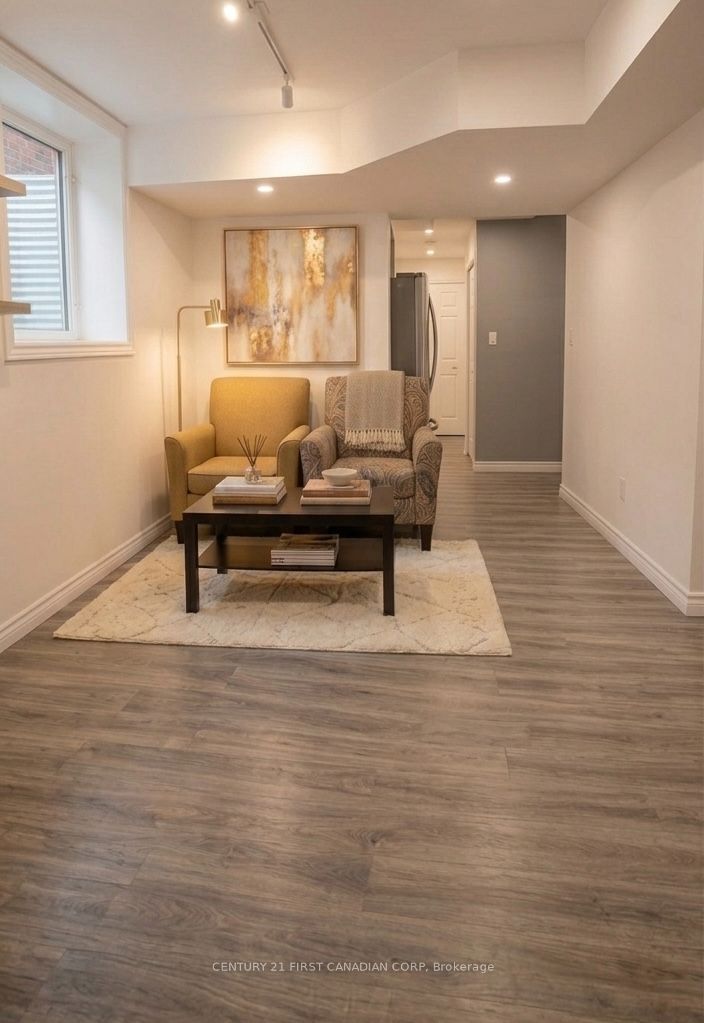 1875 Reilly Walk Lower Unit Property Photo 5