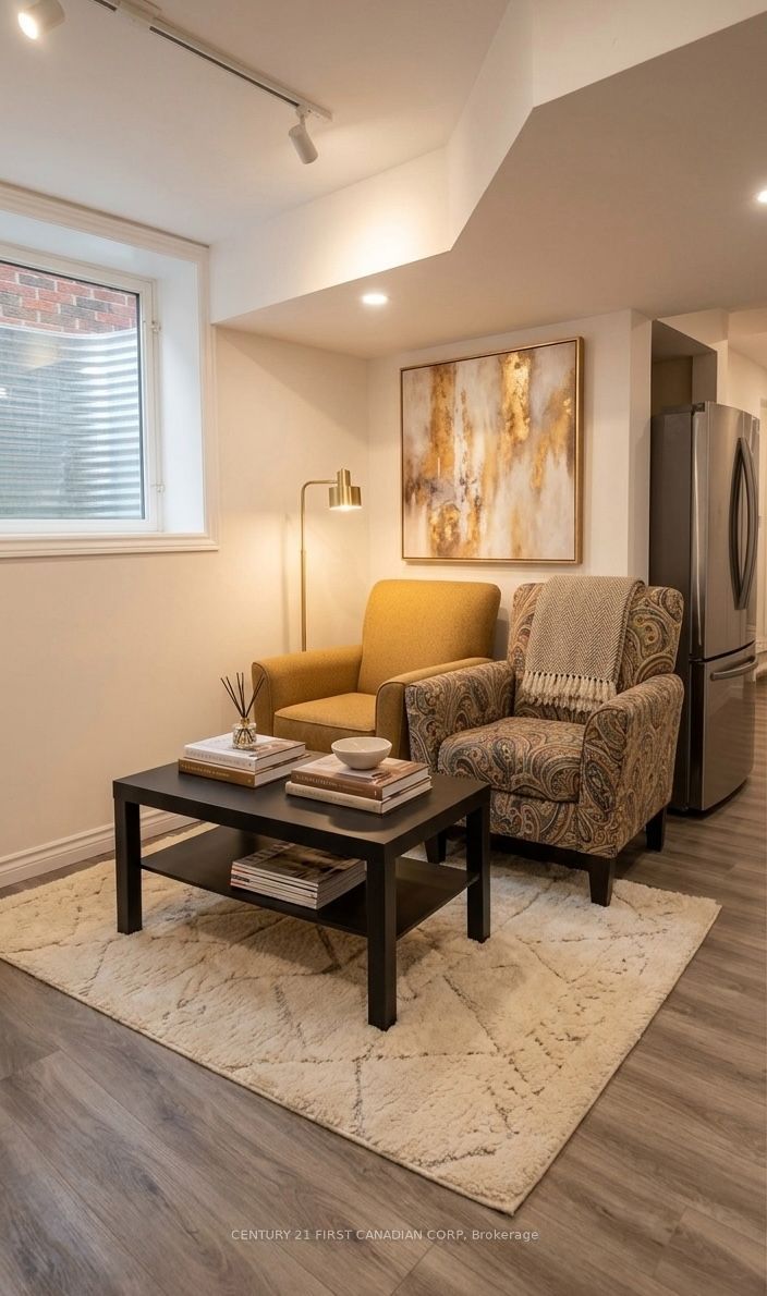 1875 Reilly Walk Lower Unit Property Photo 6
