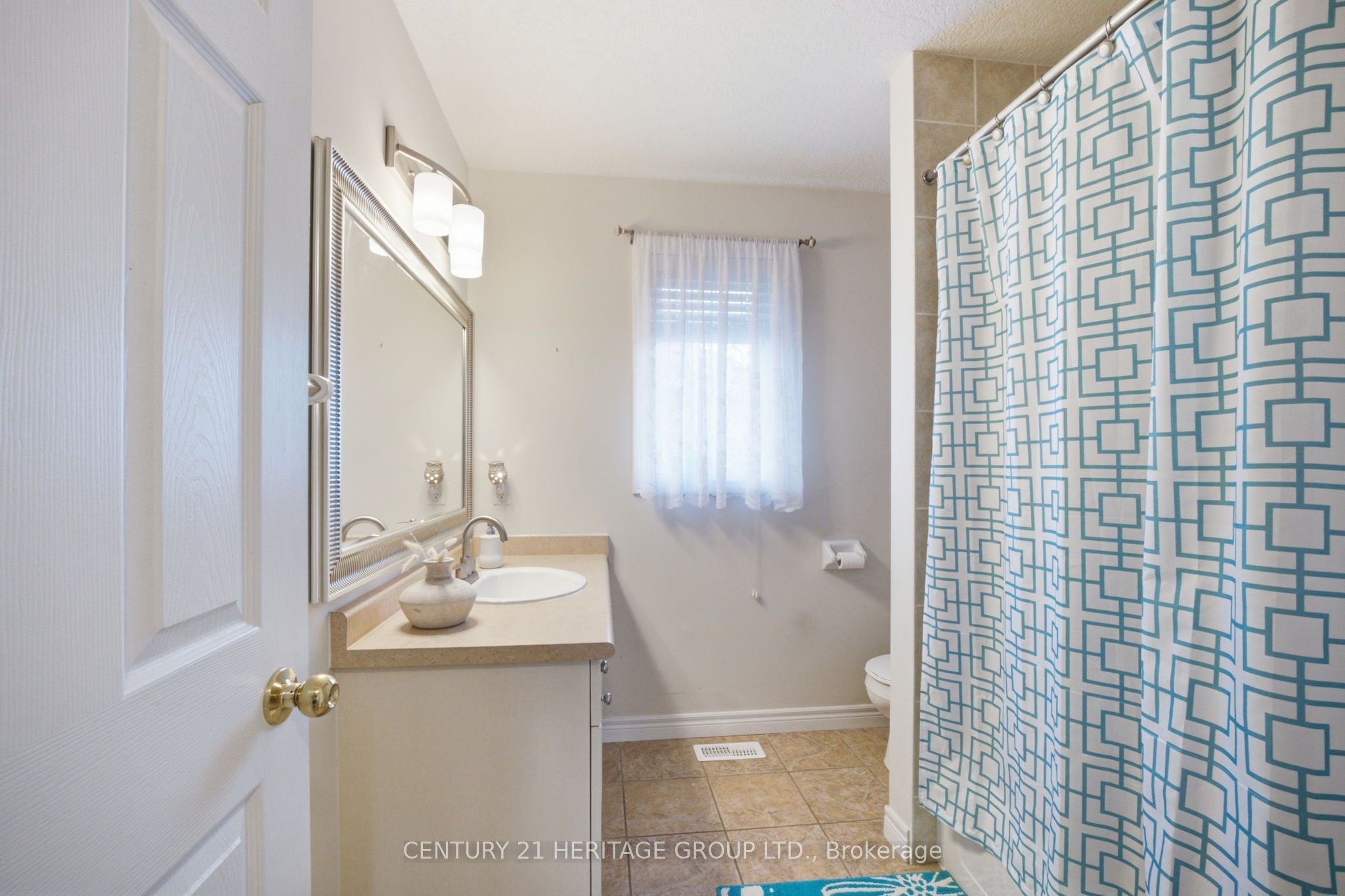 120 Yates Avenue Property Photo 28