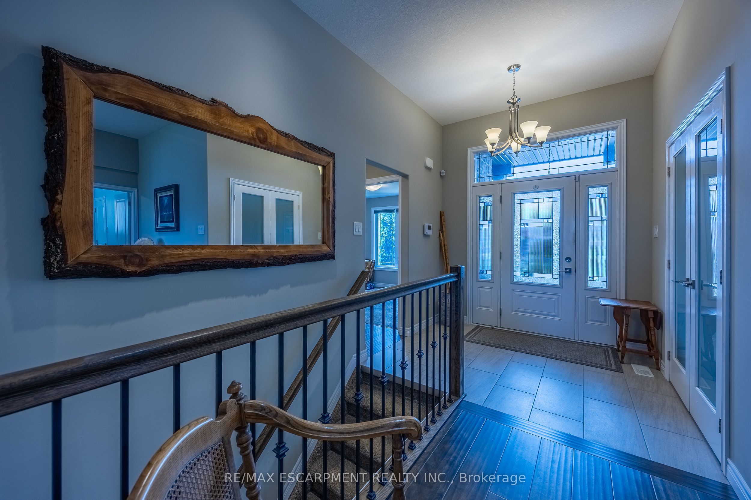 7 Stonebridge Place Property Photo 3