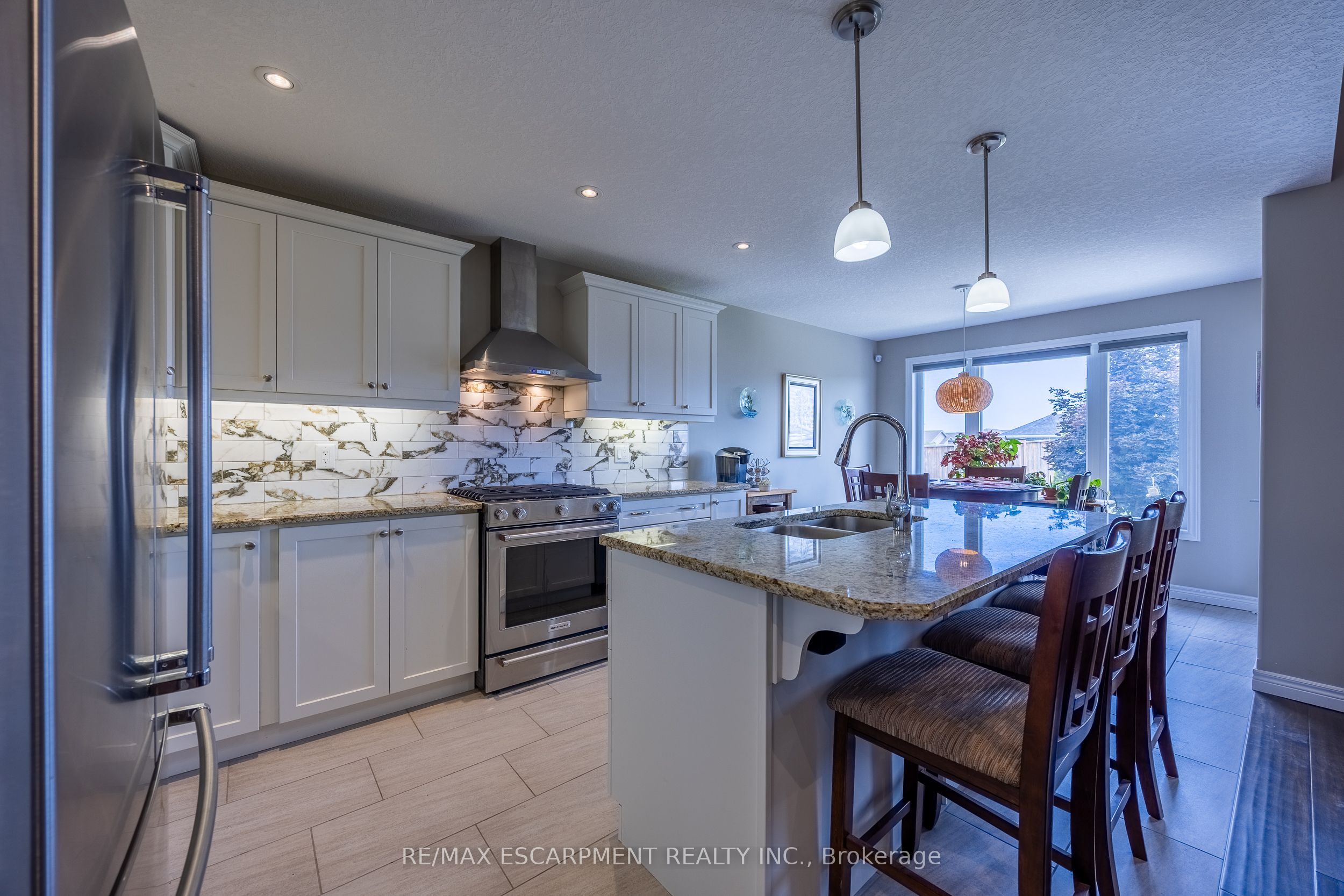 7 Stonebridge Place Property Photo 7