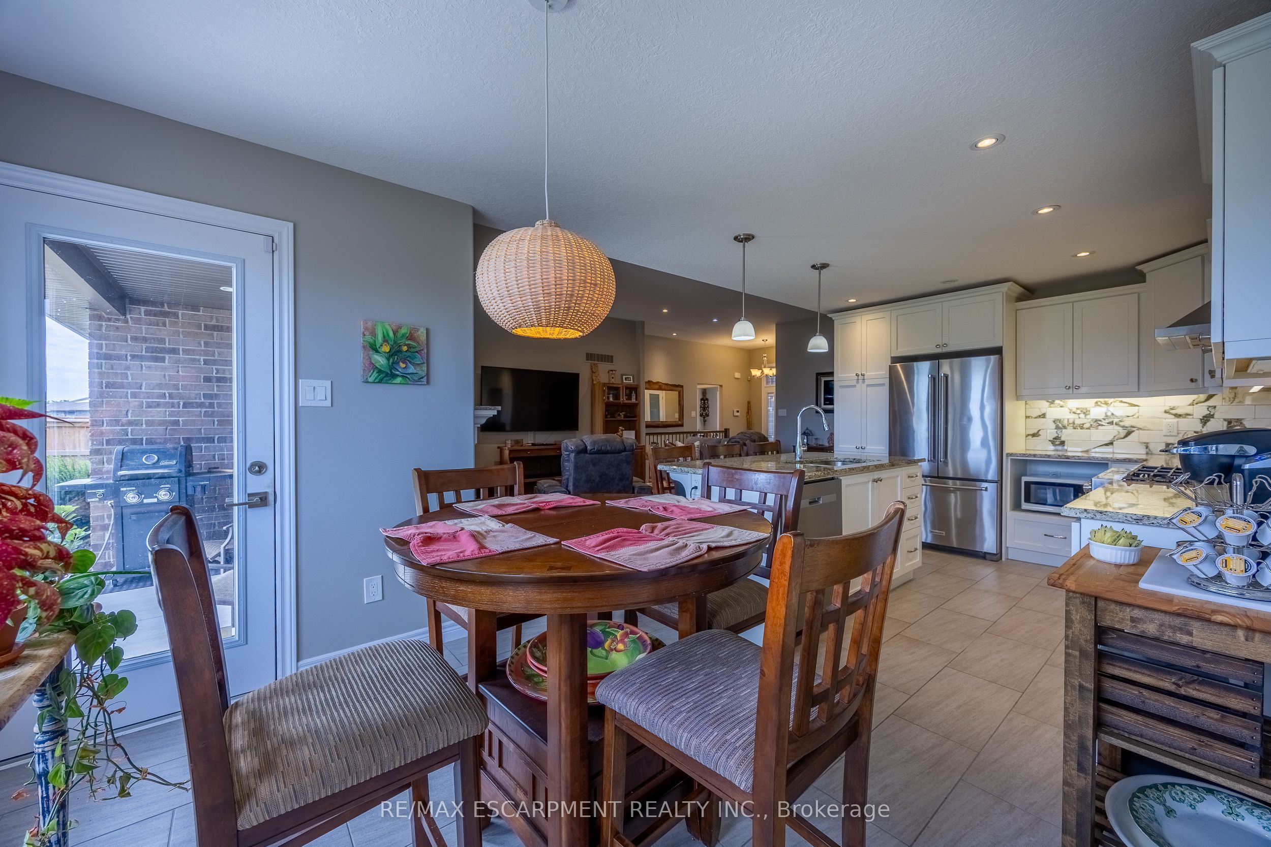7 Stonebridge Place Property Photo 12