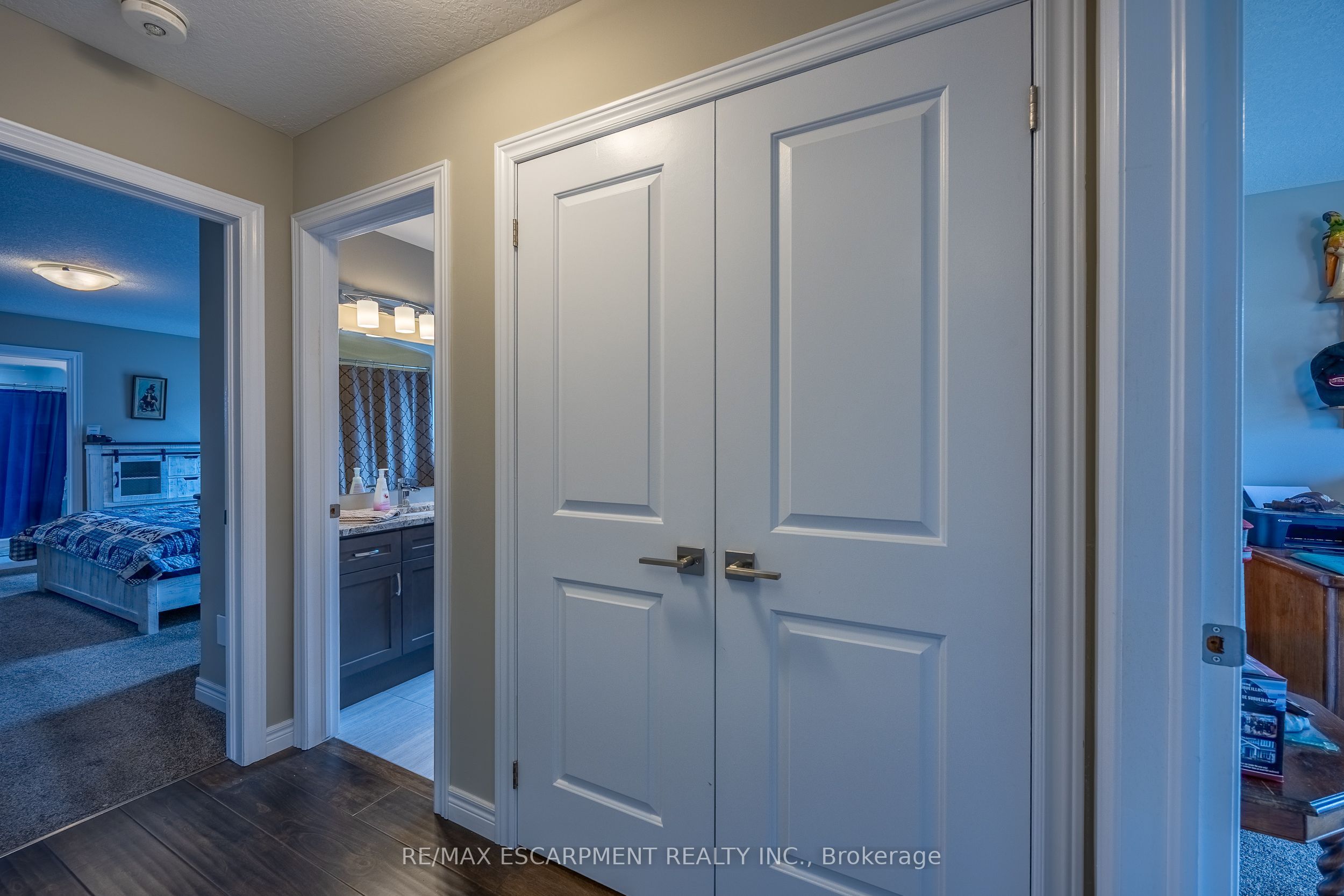 7 Stonebridge Place Property Photo 14