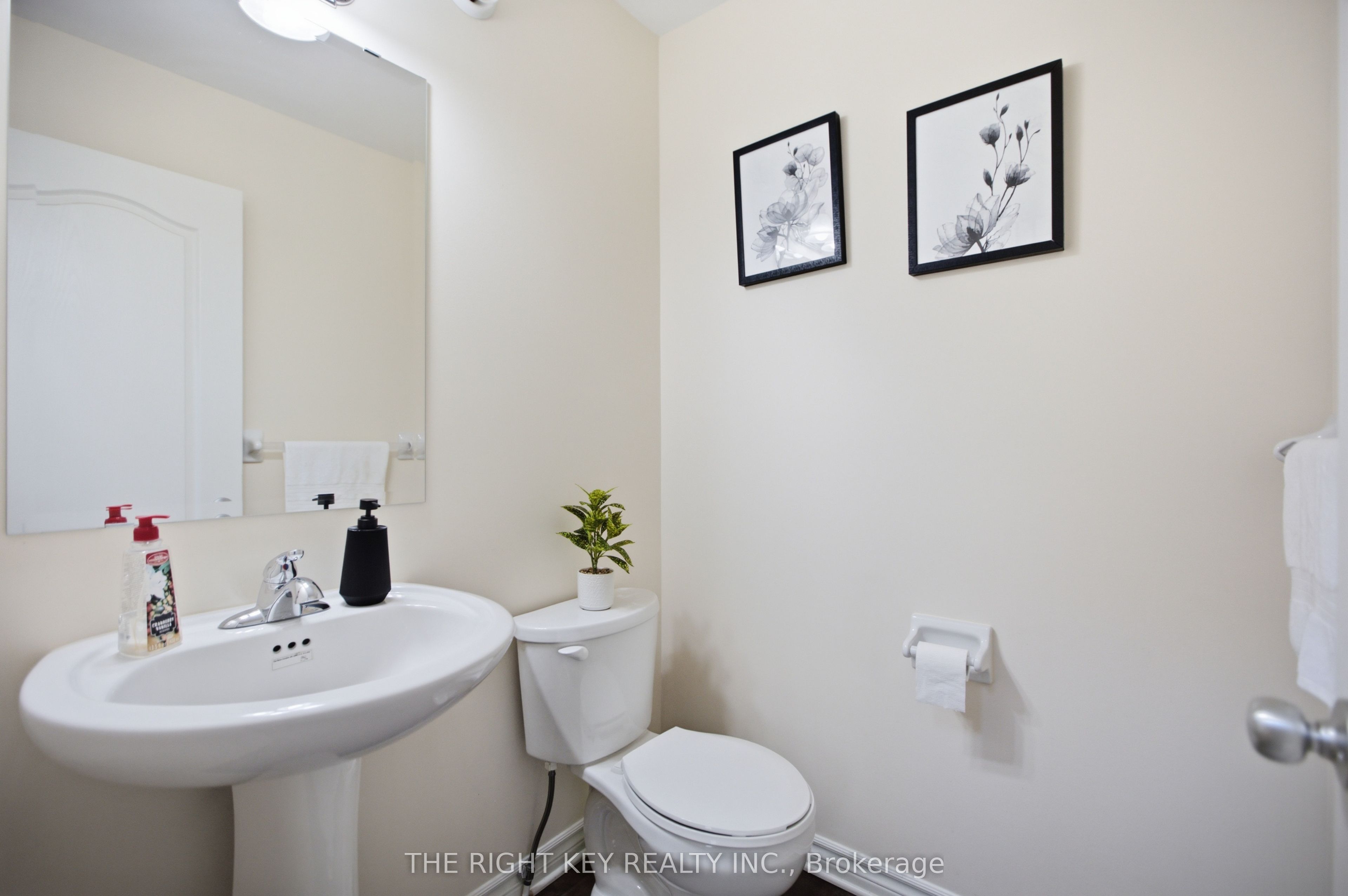 480 Stalwart Crescent Property Photo 5