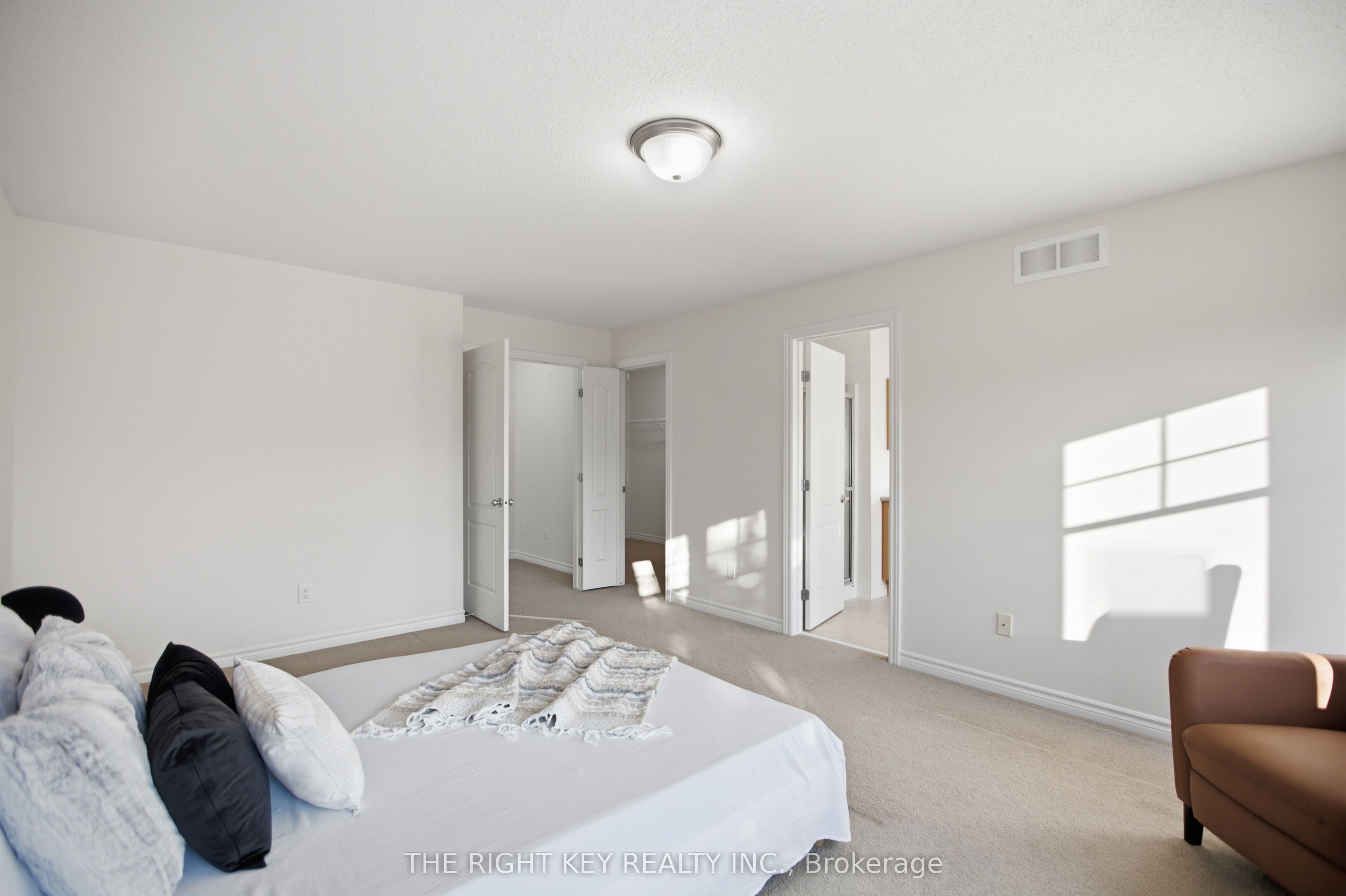 480 Stalwart Crescent Property Photo 19