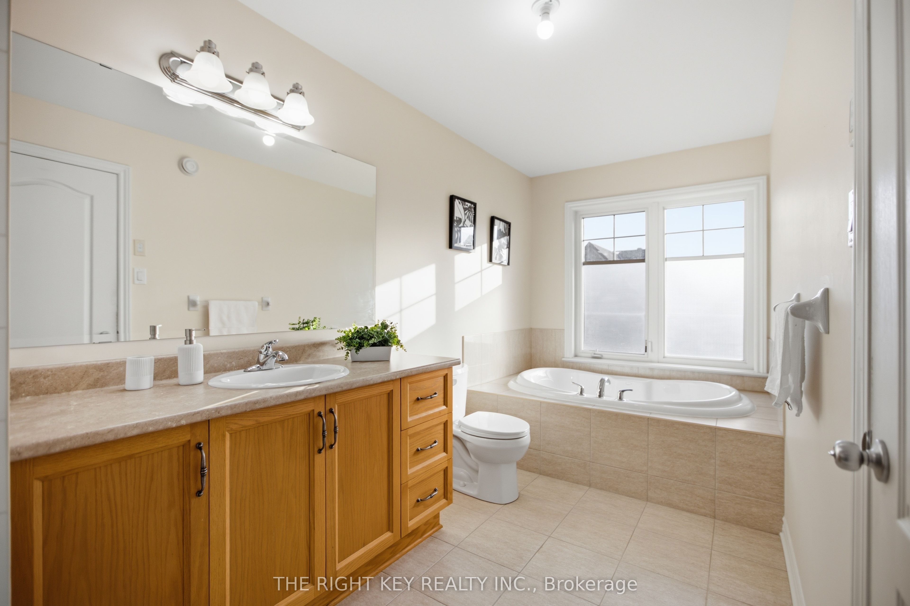 480 Stalwart Crescent Property Photo 20