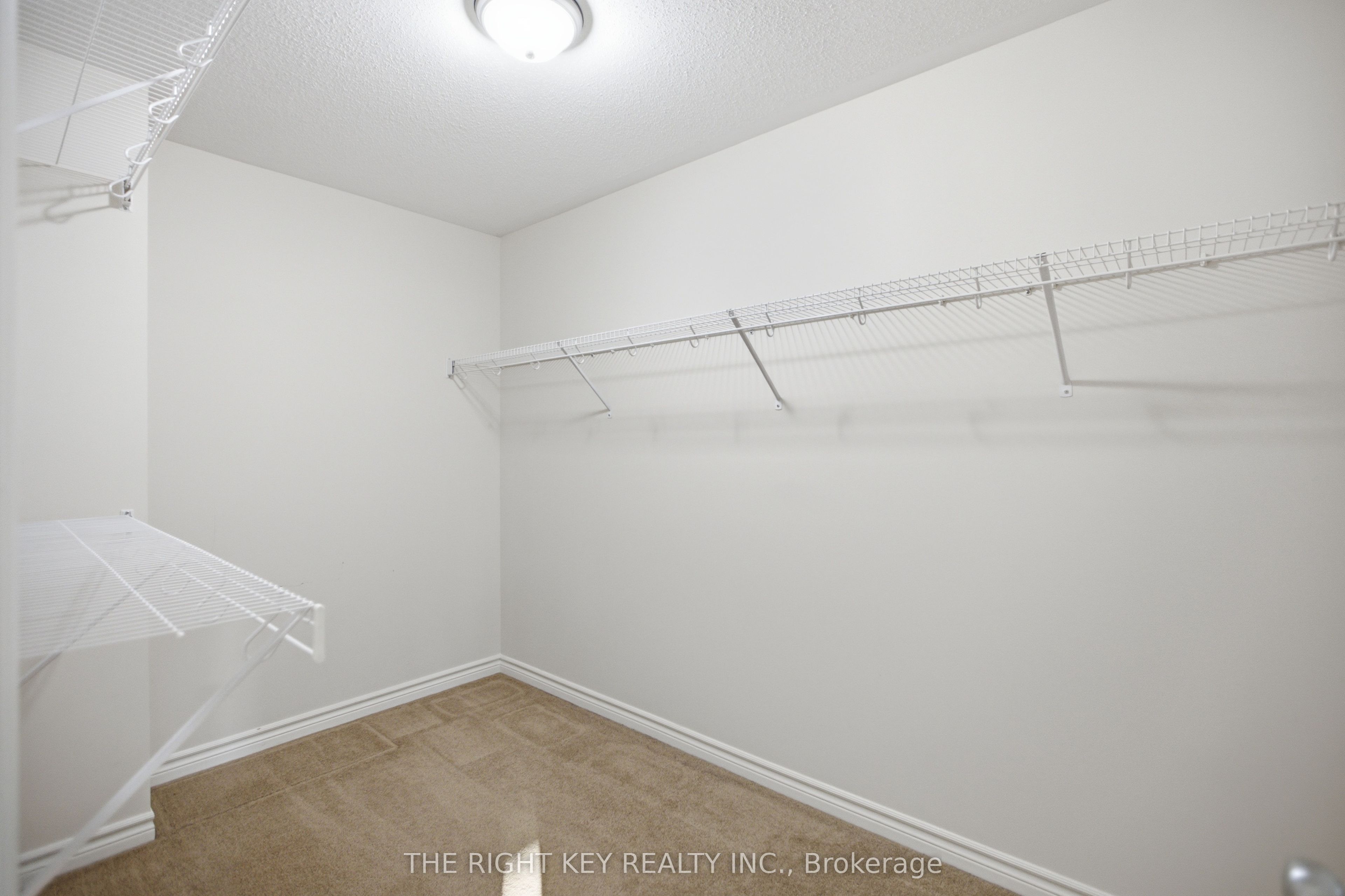 480 Stalwart Crescent Property Photo 22