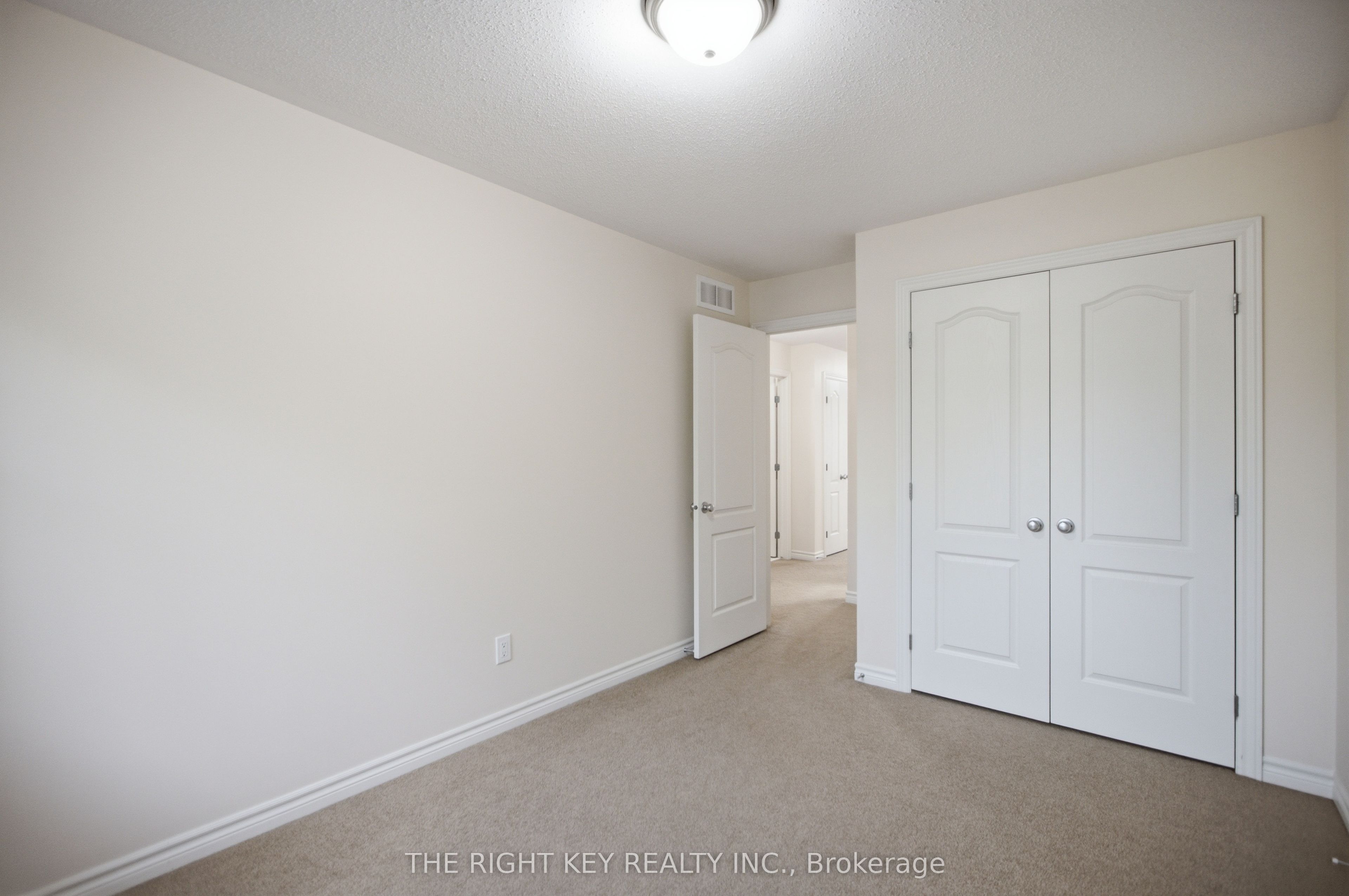 480 Stalwart Crescent Property Photo 26