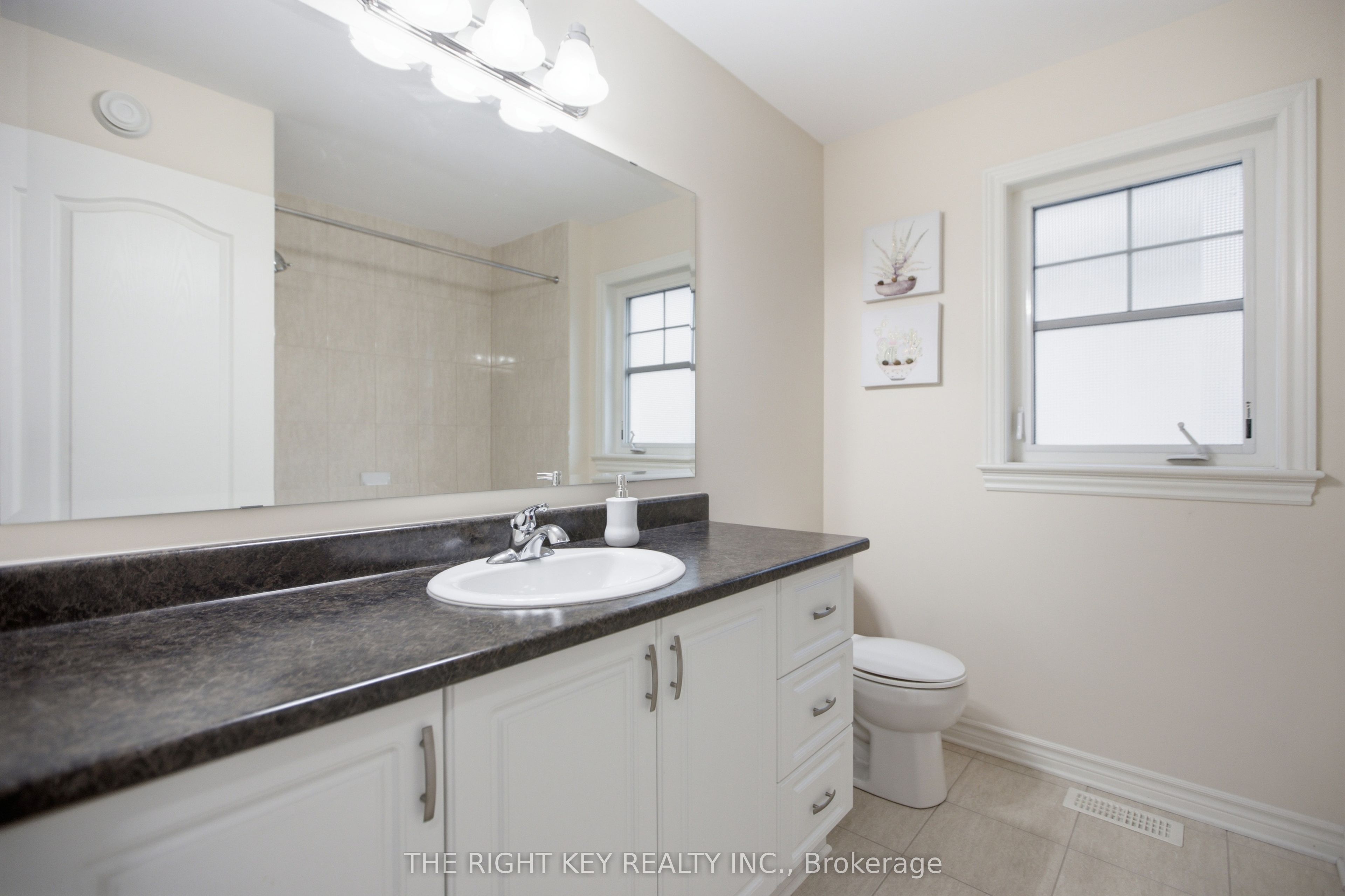 480 Stalwart Crescent Property Photo 27