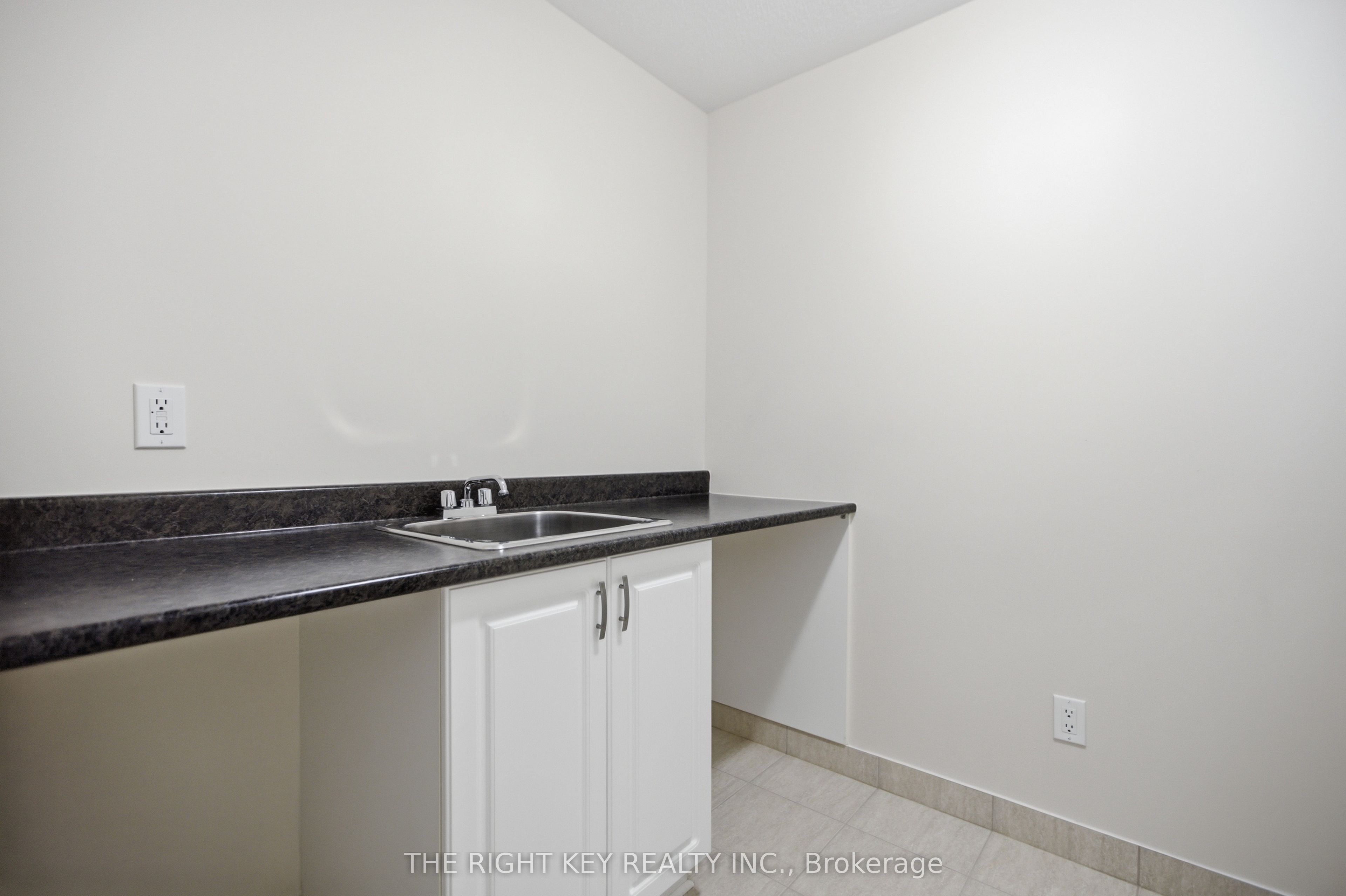 480 Stalwart Crescent Property Photo 29